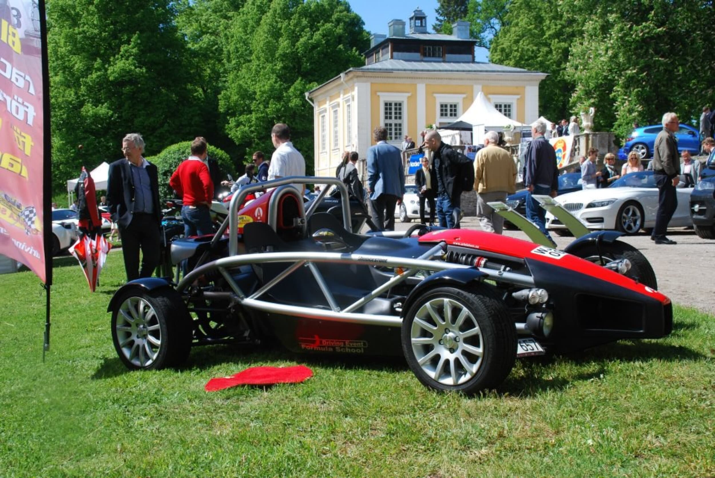 Koe maailman nopein katuauto! | Ruotsi | Elamyslahjat