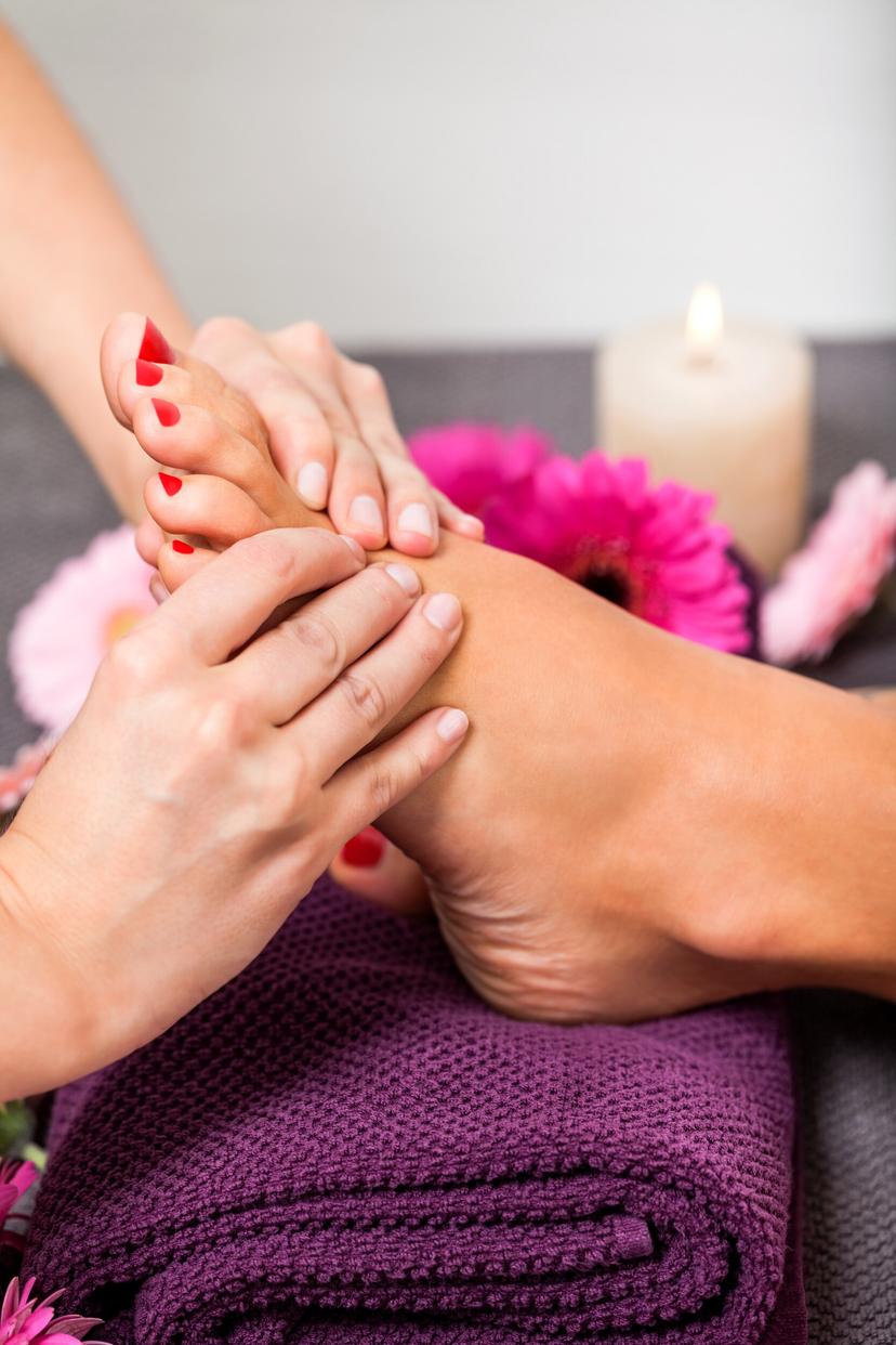 Rentouttava jalkahoito | Helsinki