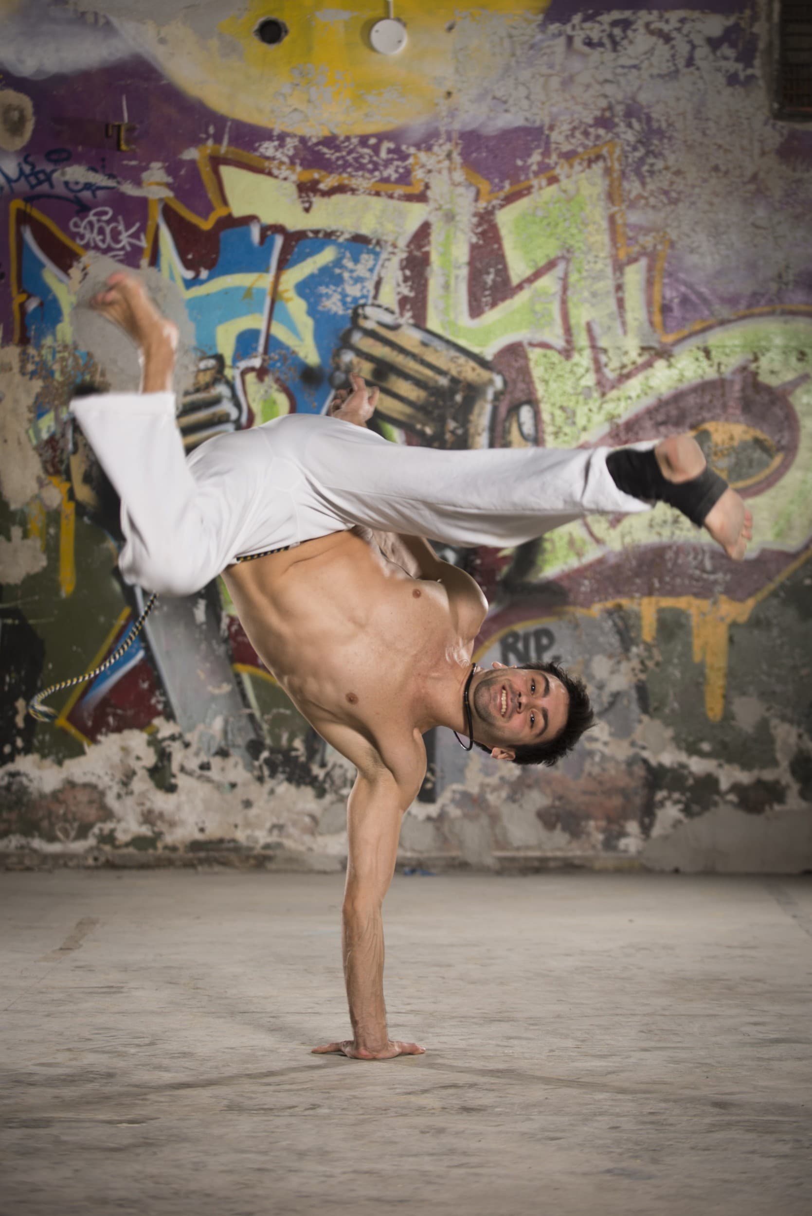 Capoeira - Brasilialainen liikuntalaji 10 käyntikertaa | Helsinki | Elamyslahjat