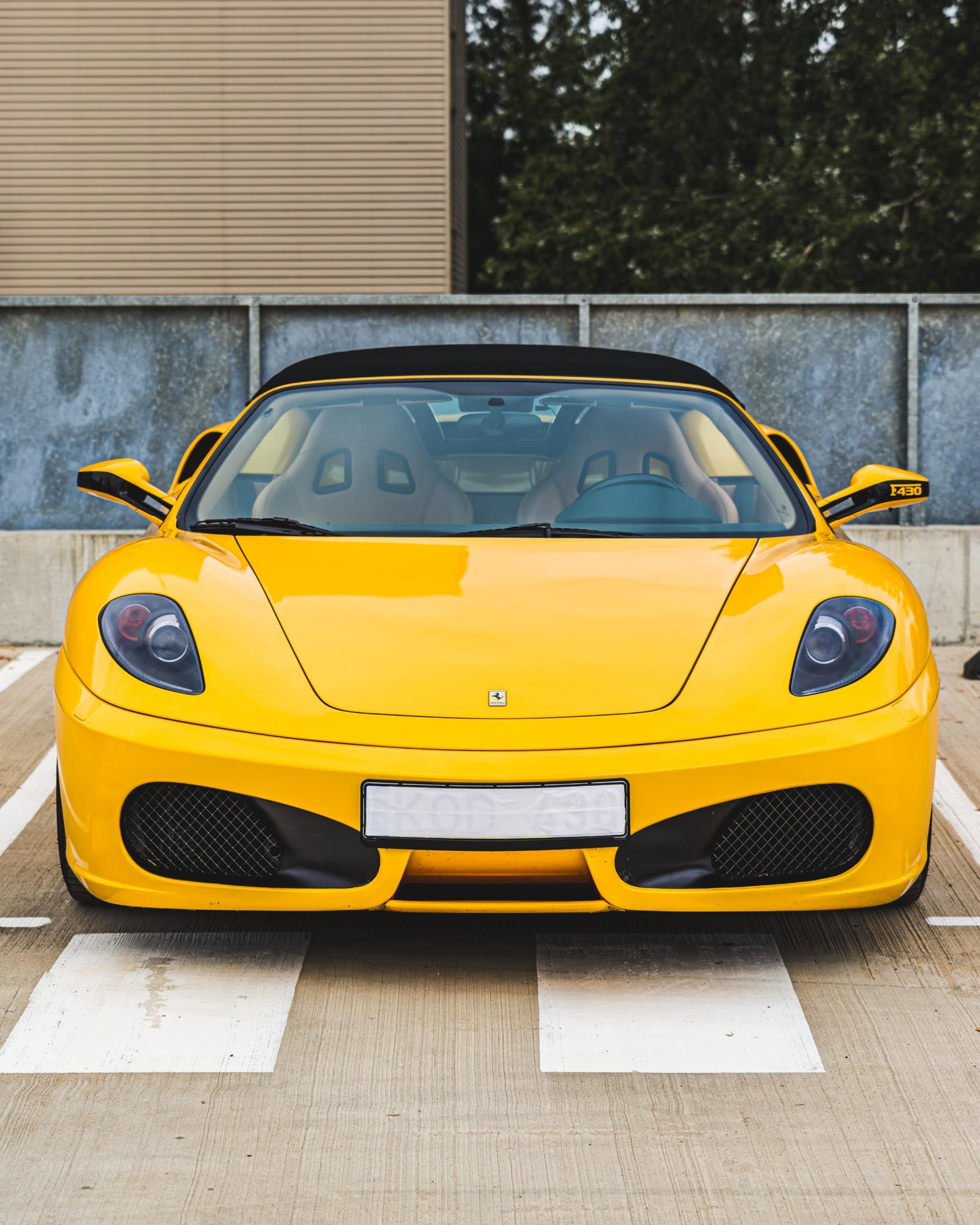 Ferrari-ajopaketti | Alastaro | Elamyslahjat