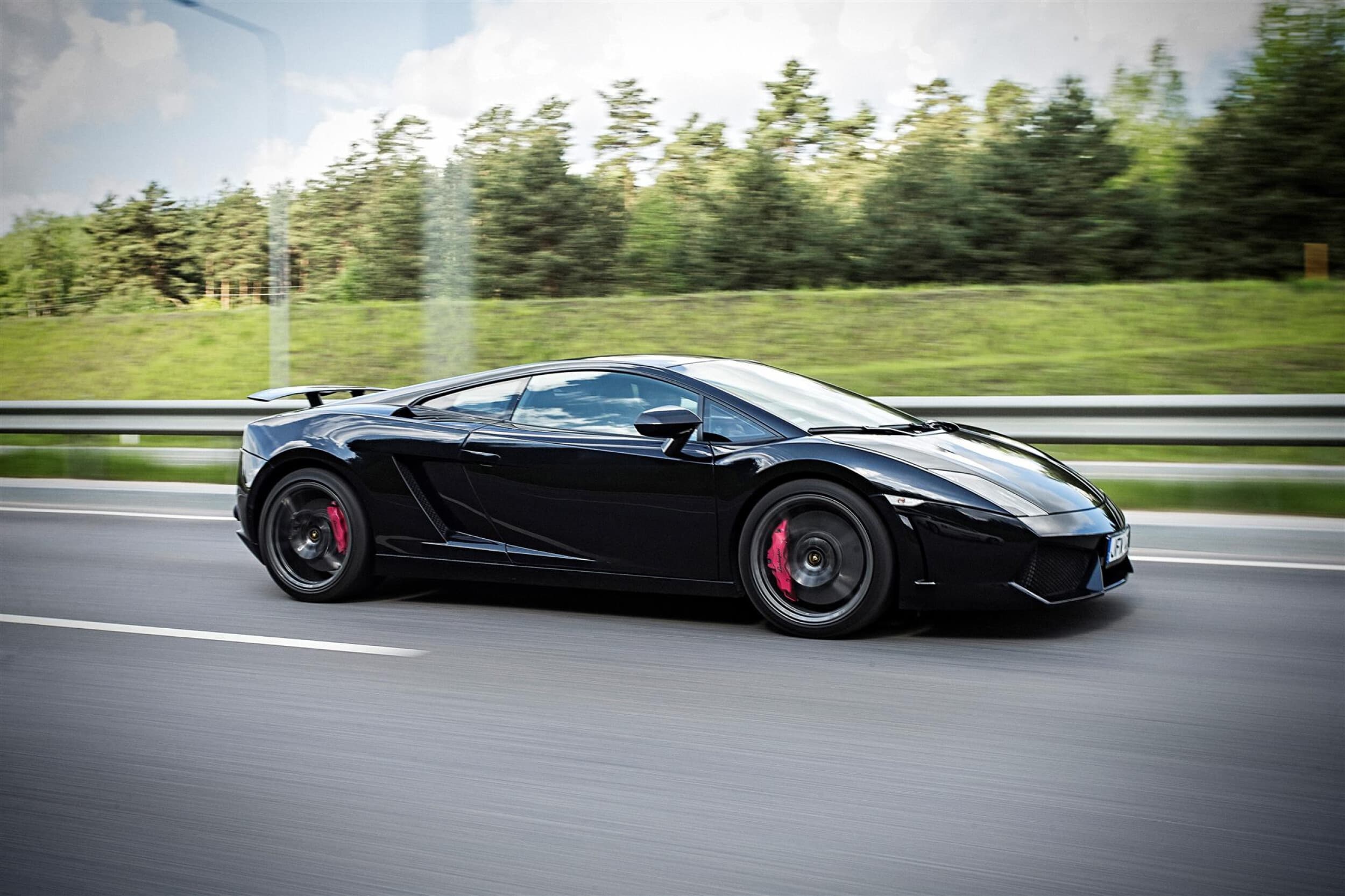 Ferrari vs Lamborghini -ajopaketti | Alastaro | Elamyslahjat