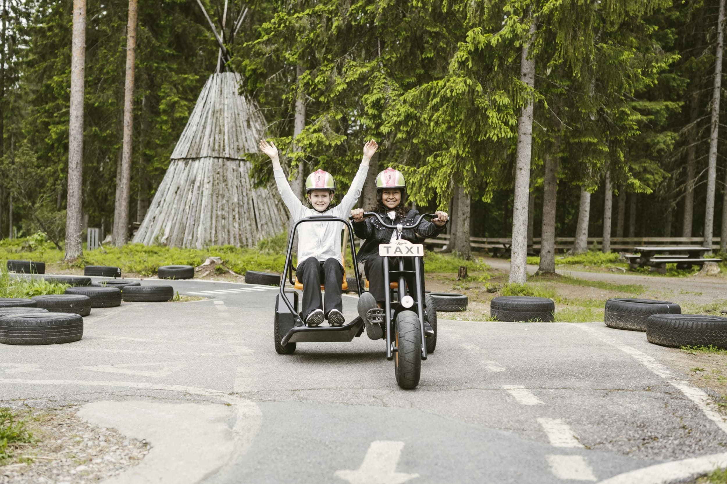 Perhelippu Puuhapuisto Veijariin | Kolkanlahti | Elamyslahjat