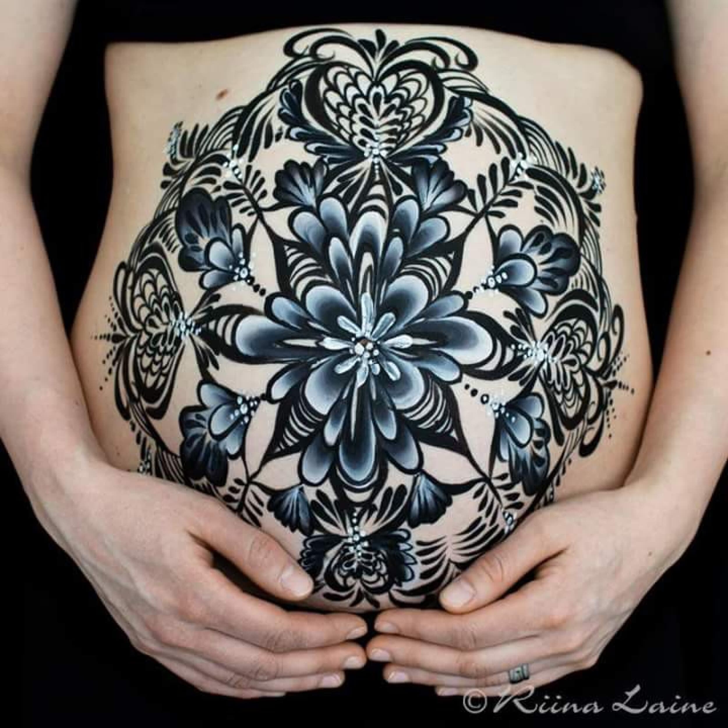 Belly painting | Helsinki | Elamyslahjat