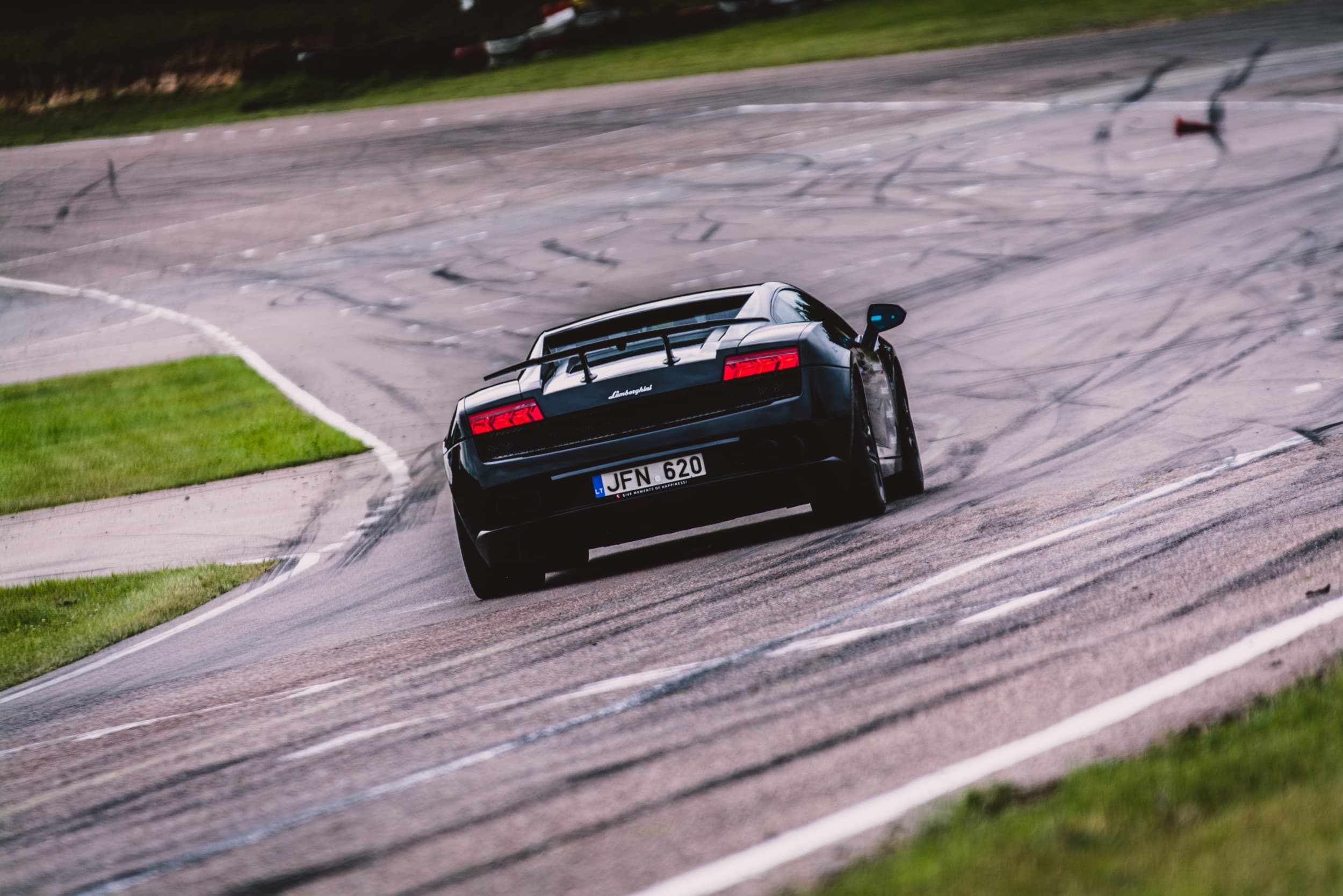 Lamborghini -kyyditys | Alastaro | Elamyslahjat