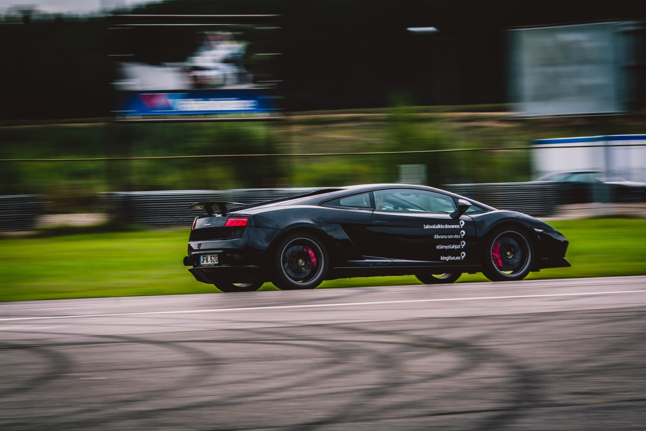 Lamborghini -kyyditys | Alastaro | Elamyslahjat
