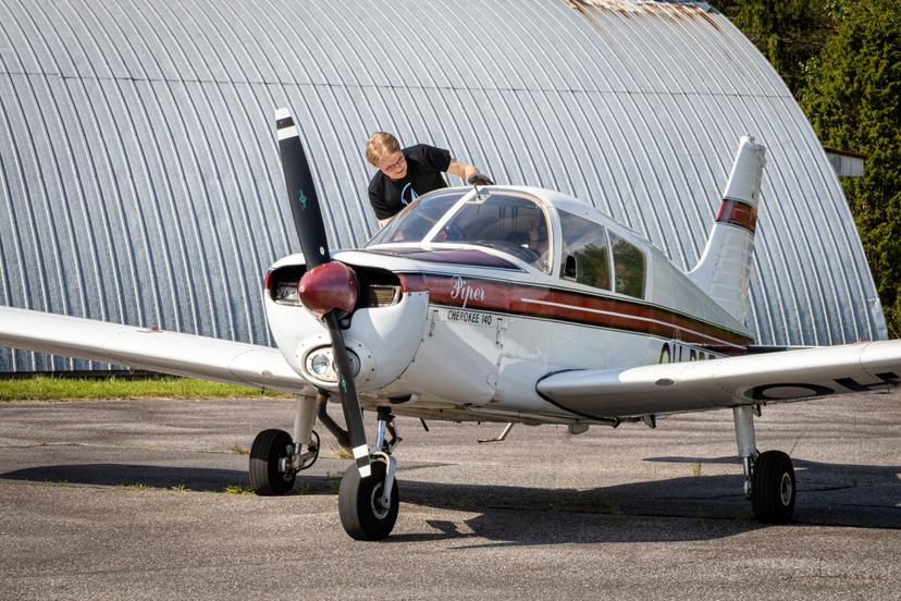 Esittelylento kolmelle | Eura