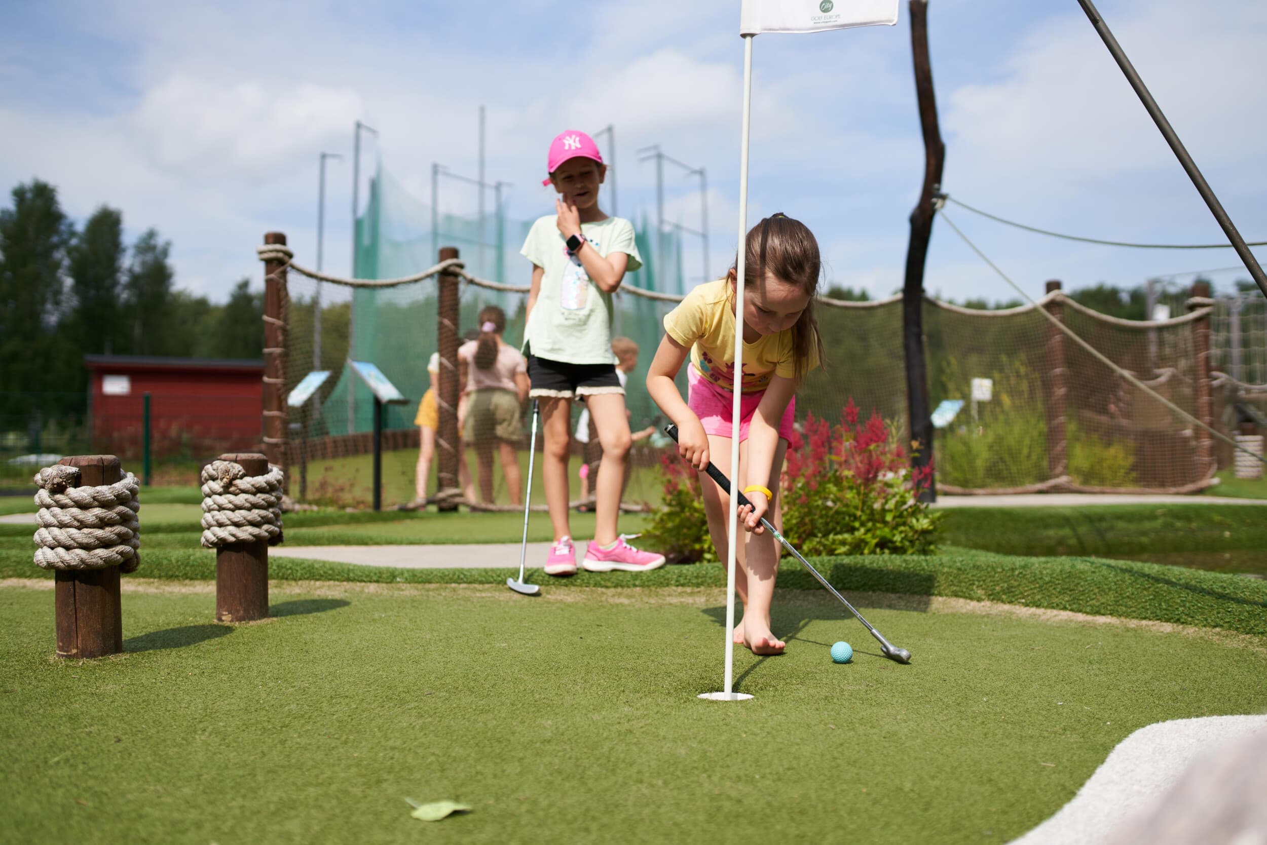 Seikkailupuisto Huipun Seikkailuminigolf yhdelle | Espoo