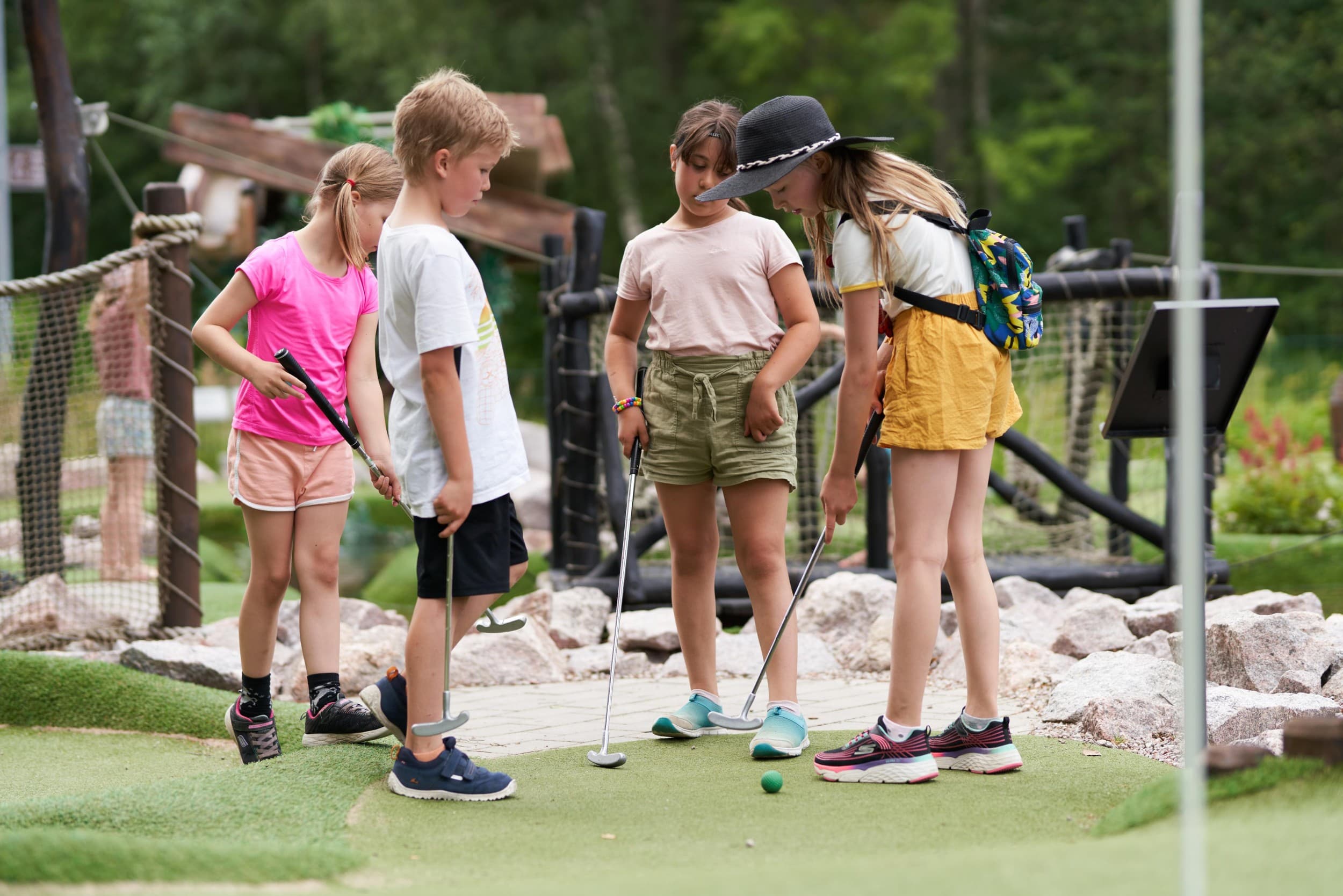 Seikkailupuisto Huipun Seikkailuminigolf kahdelle | Espoo
