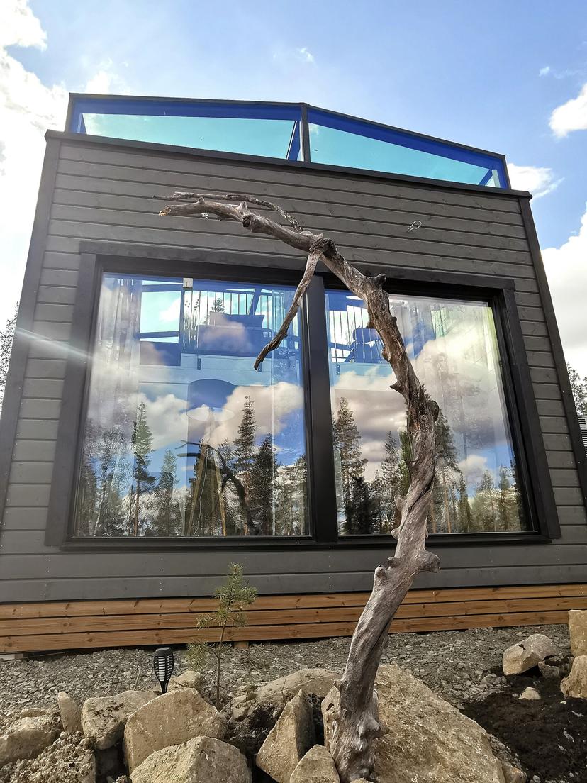 Yö lasi-iglussa kahdelle Levillä | Sirkka