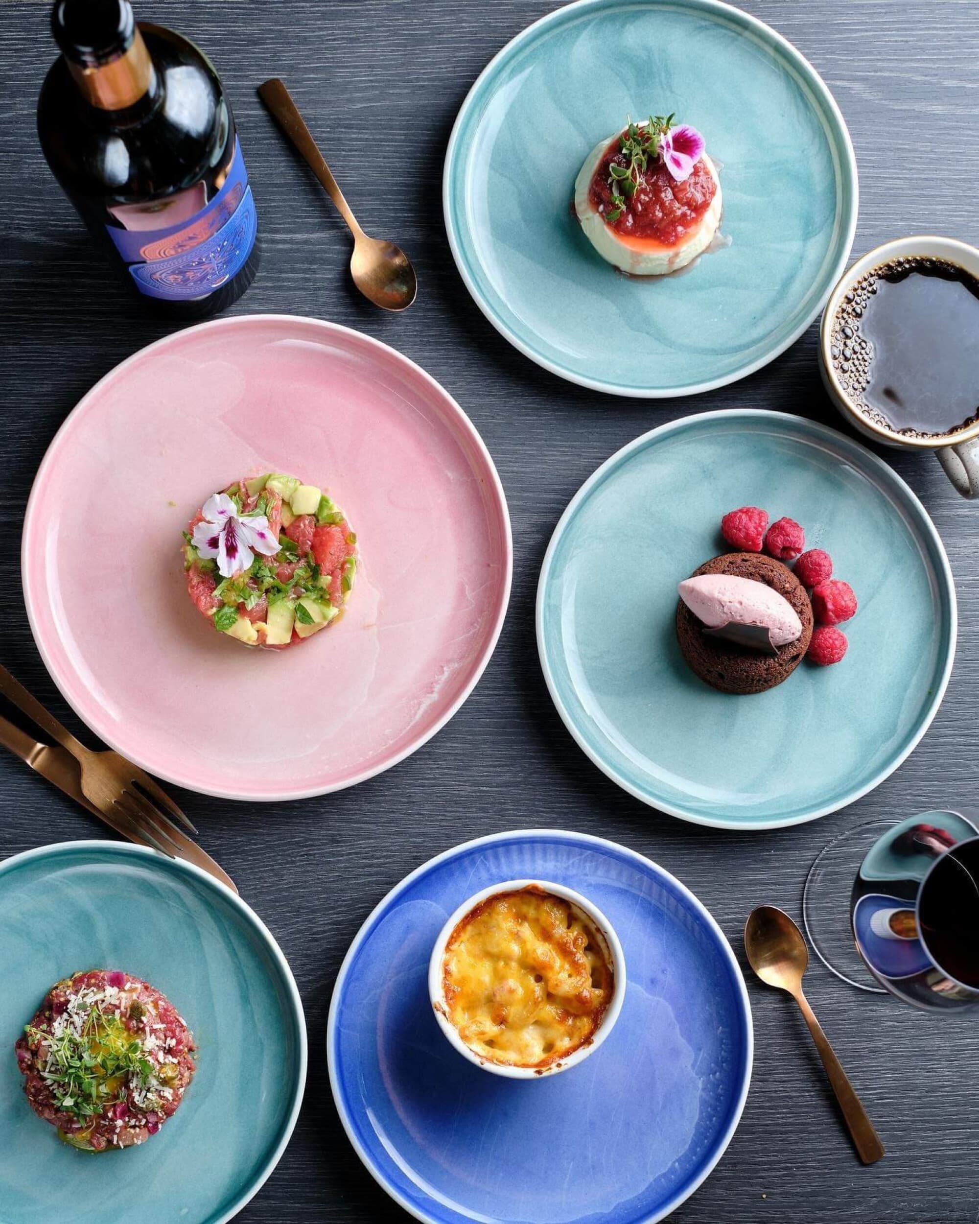 Neljän ruokalajin menu Burgers & Wine -ravintolassa kahdelle | Helsinki