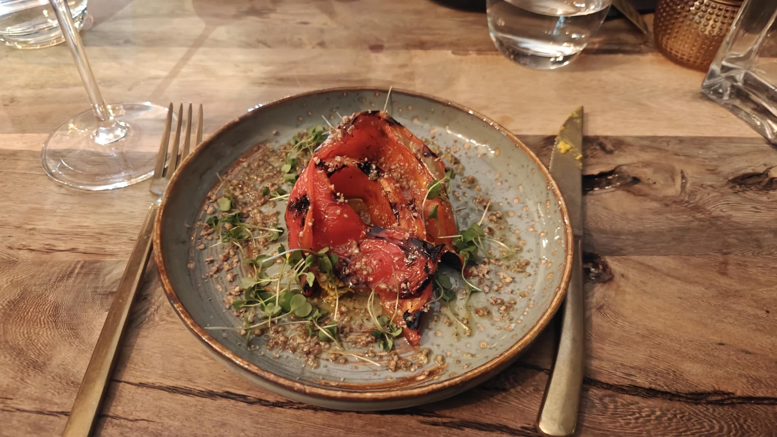 Neljän ruokalajin menu Burgers & Wine -ravintolassa kahdelle | Helsinki