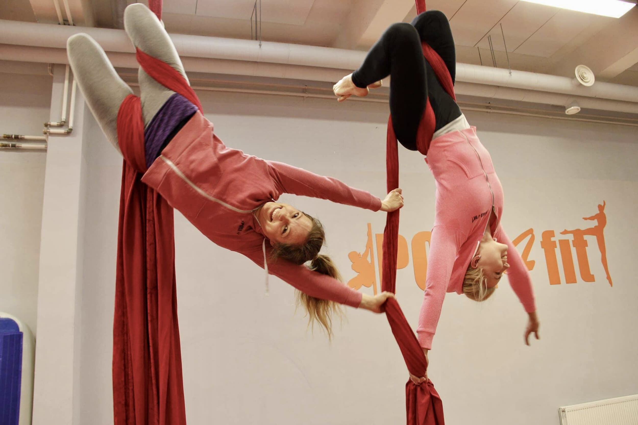 Akrobaattinen yksityistunti kahdelle - Pole4Fit | Helsinki | Espoo | Elamyslahjat