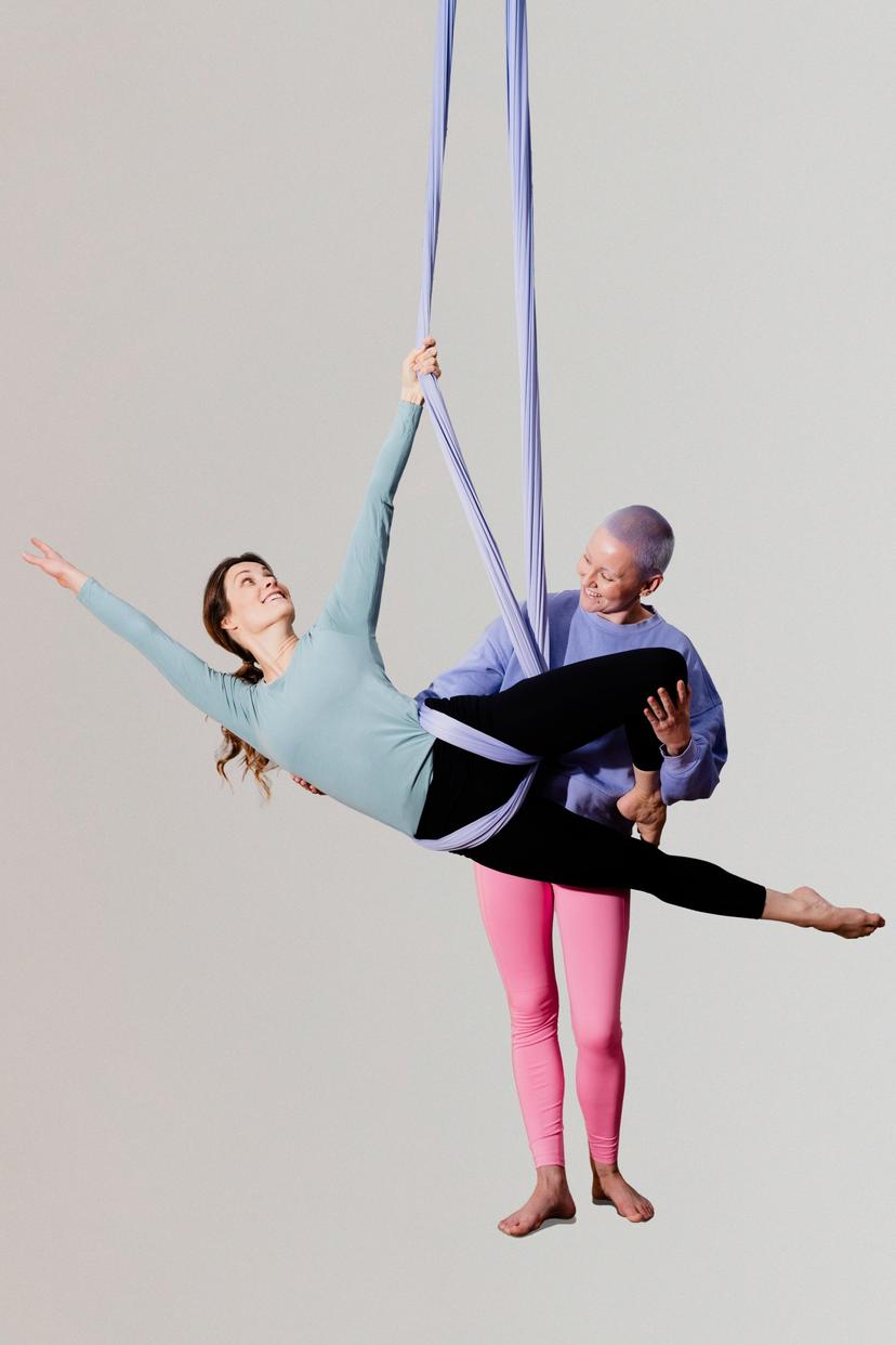 Akrobaattinen yksityistunti kahdelle - Pole4Fit | Helsinki | Espoo