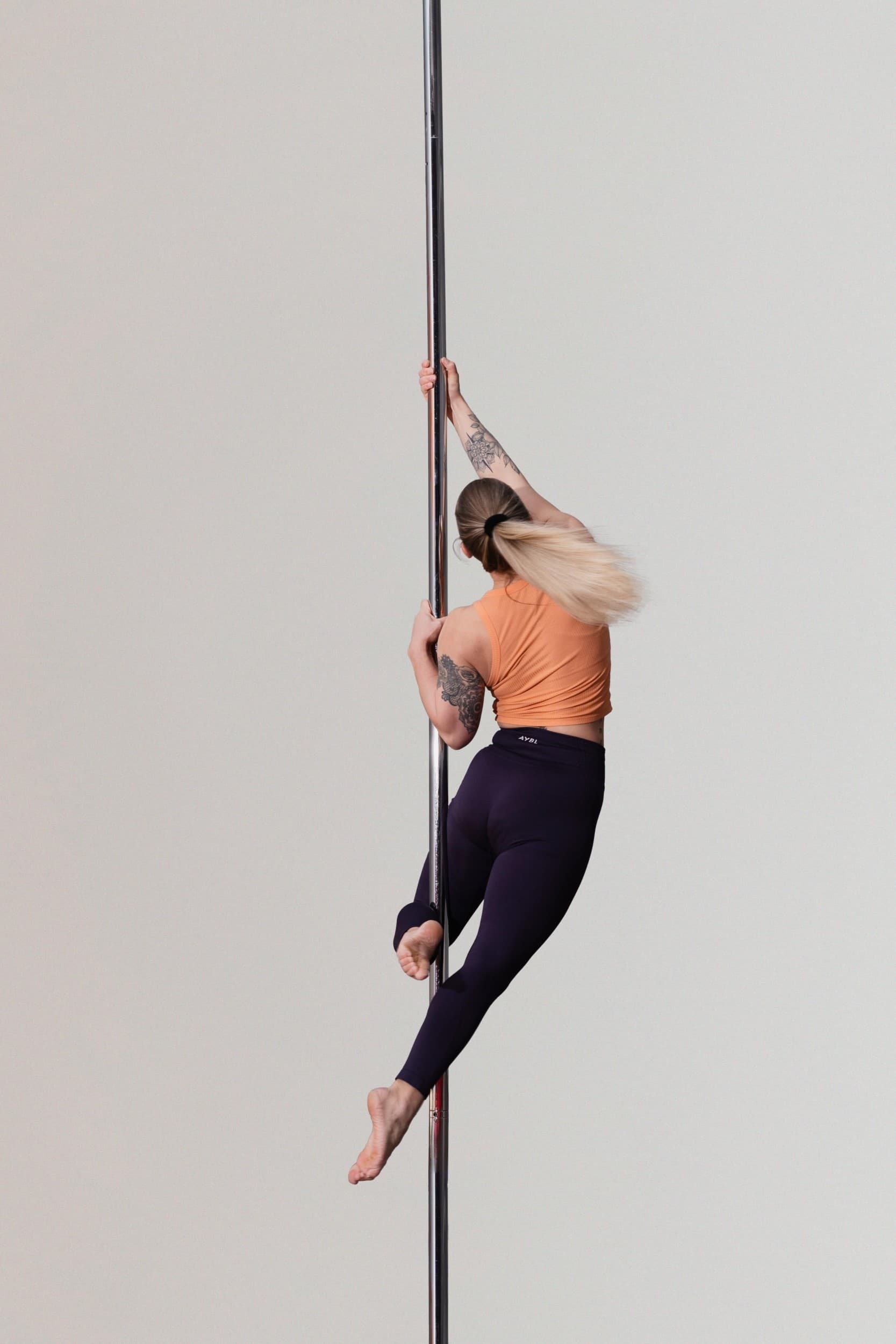 Tankotanssin yksityistunti neljälle - Pole4Fit | Helsinki | Espoo