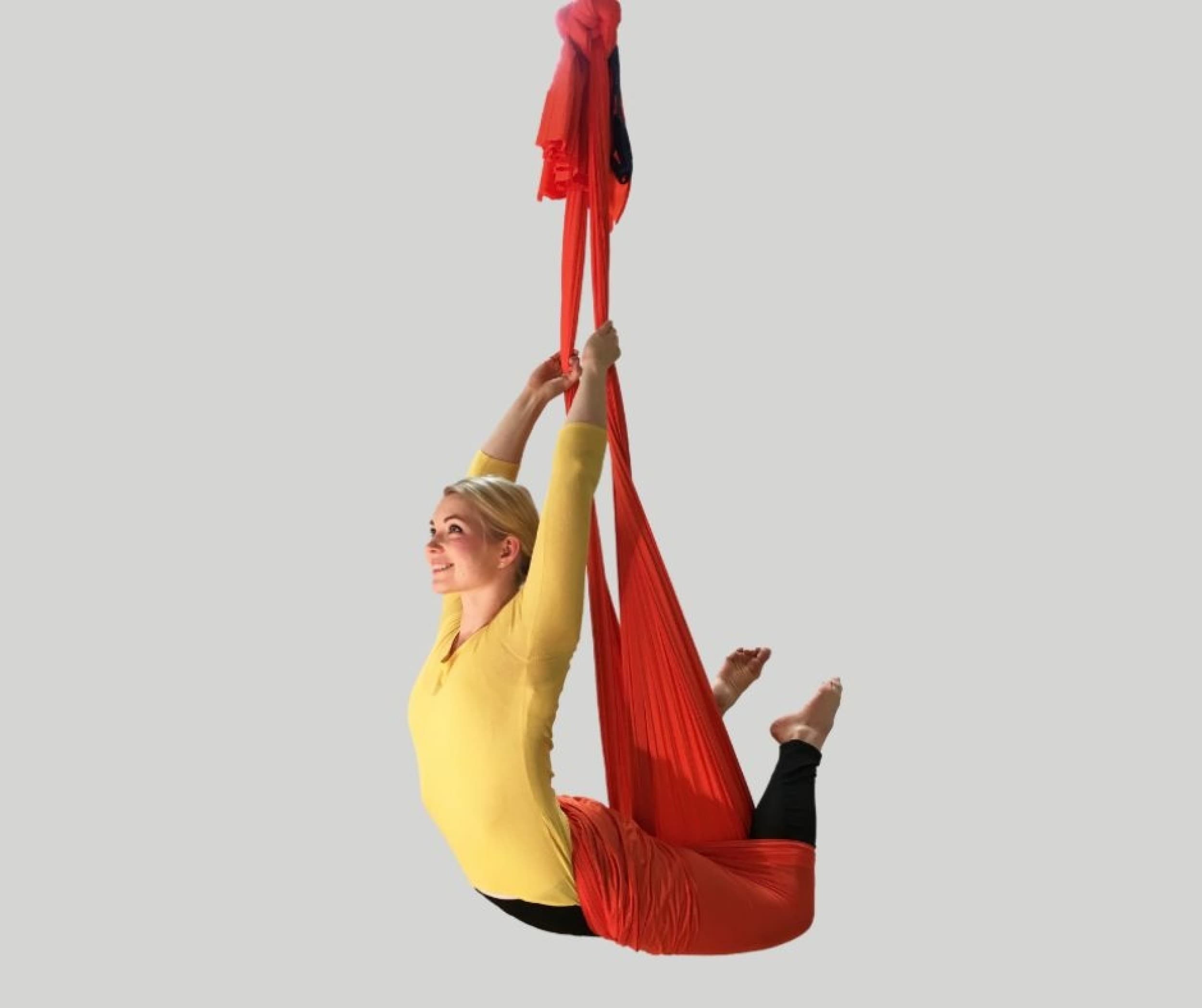 Rentouttava ilmajoogan yksityistunti kahdelle - Pole4Fit | Helsinki | Espoo | Elamyslahjat