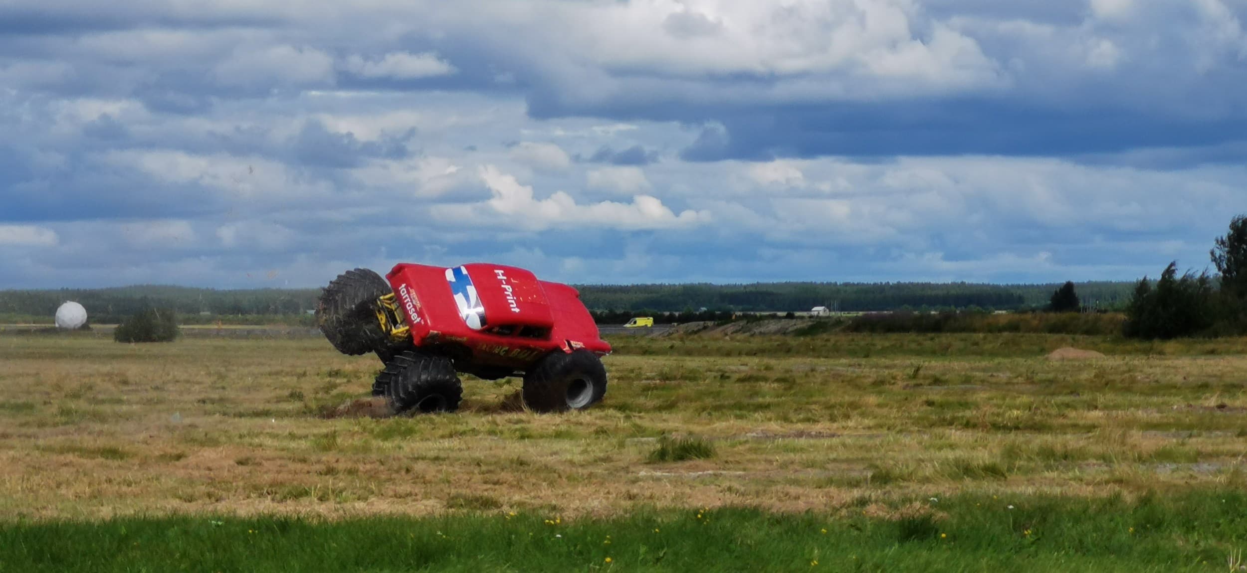 Monster truck -ajoelämys | Kauhava
