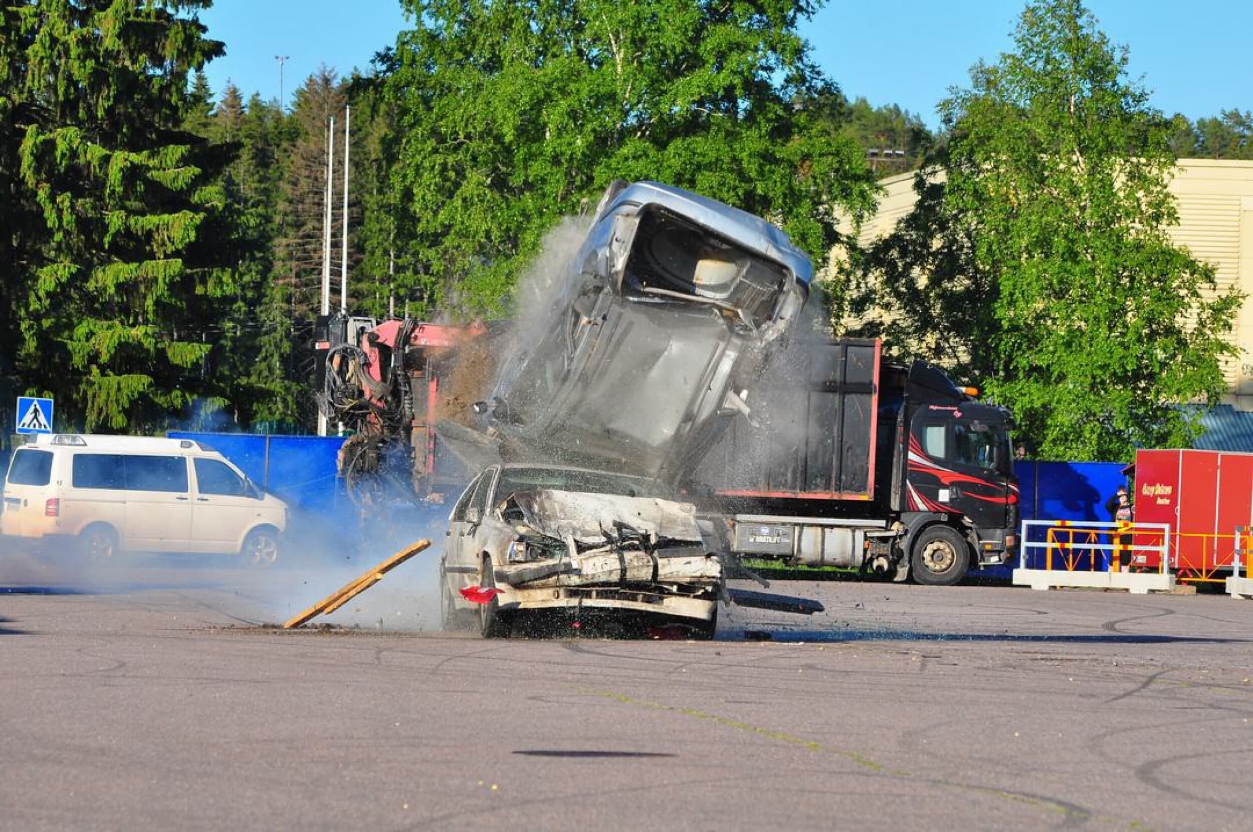 Monster truck -elämyspaketti | Kauhava