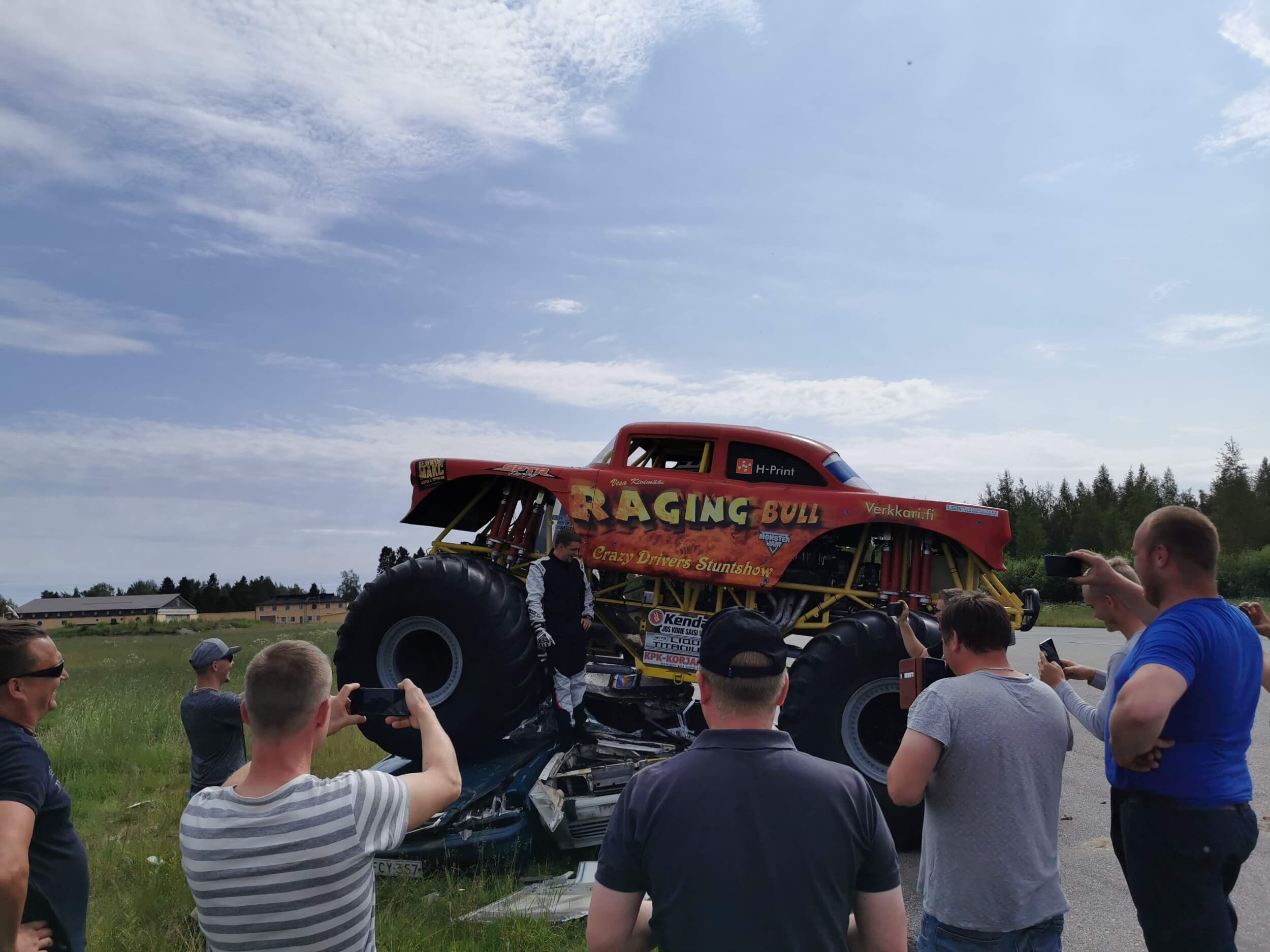 Monster truck -elämyspaketti | Kauhava