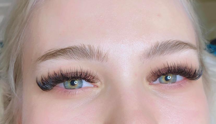 Klassinen ripsienpidennys tai -huolto | Helsinki