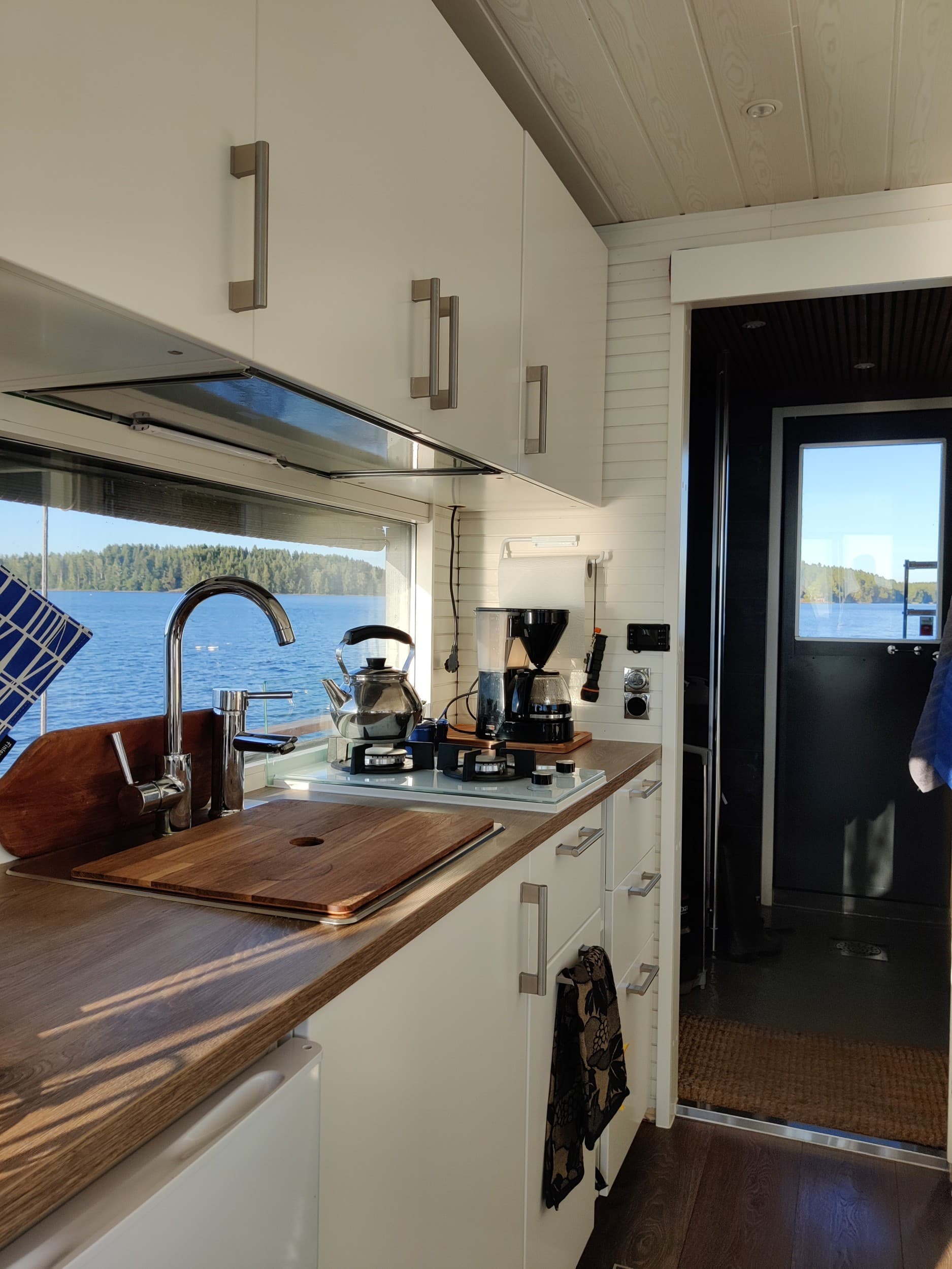 Houseboat Lohjan Helmi - 1vrk yöpyminen sesonkiaikana | Lohja