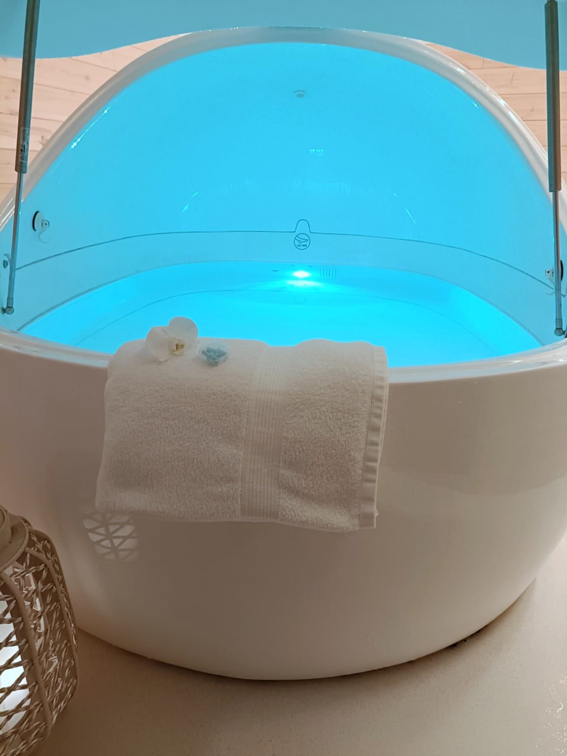 Sarjakellunta + Neurosonic isoimmassa kelluntatankissa 5 x 60 minuuttia yhdelle | Oulu