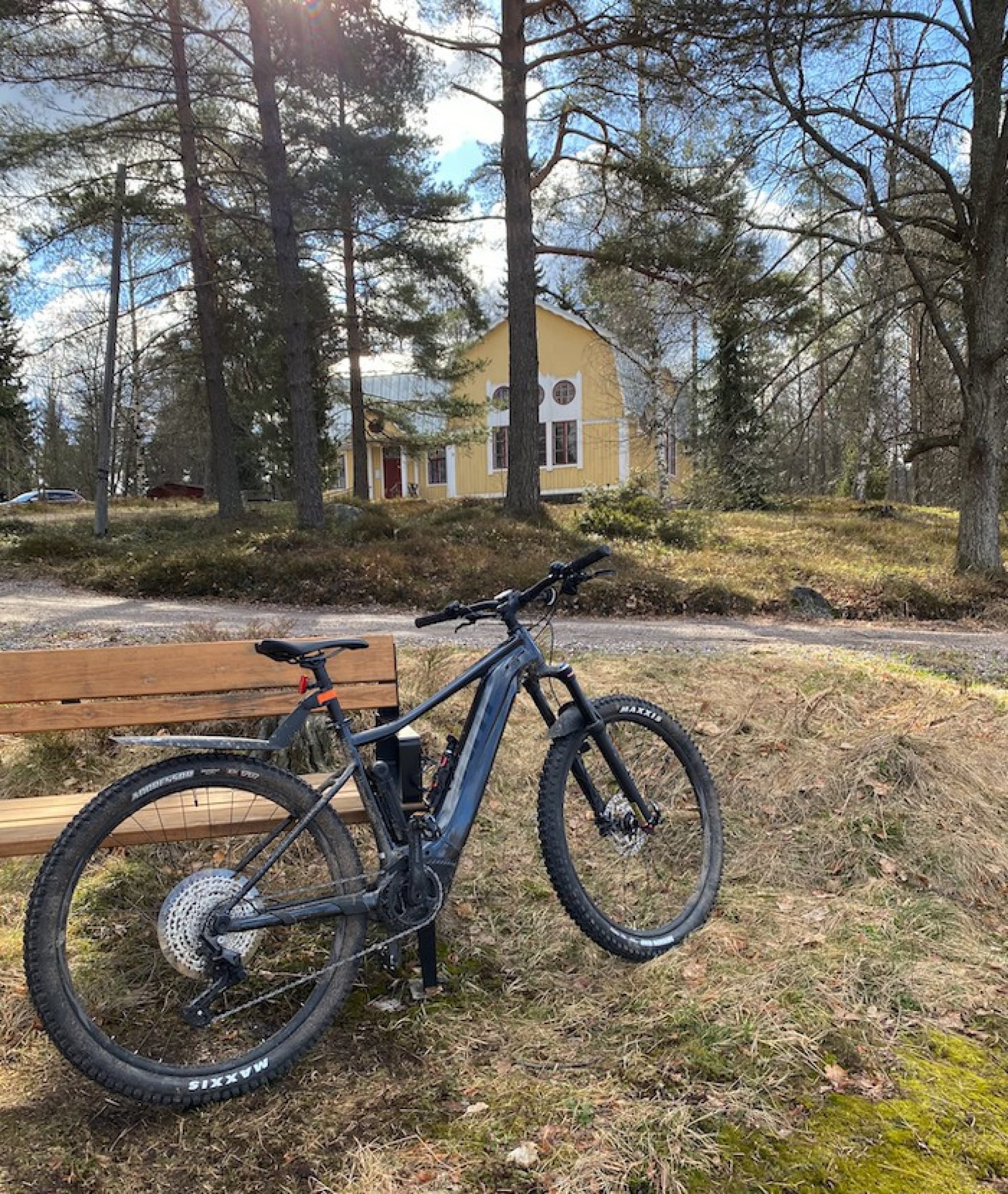 Sähkömaastopyöräily kolmelle | Tuusula | Elamyslahjat