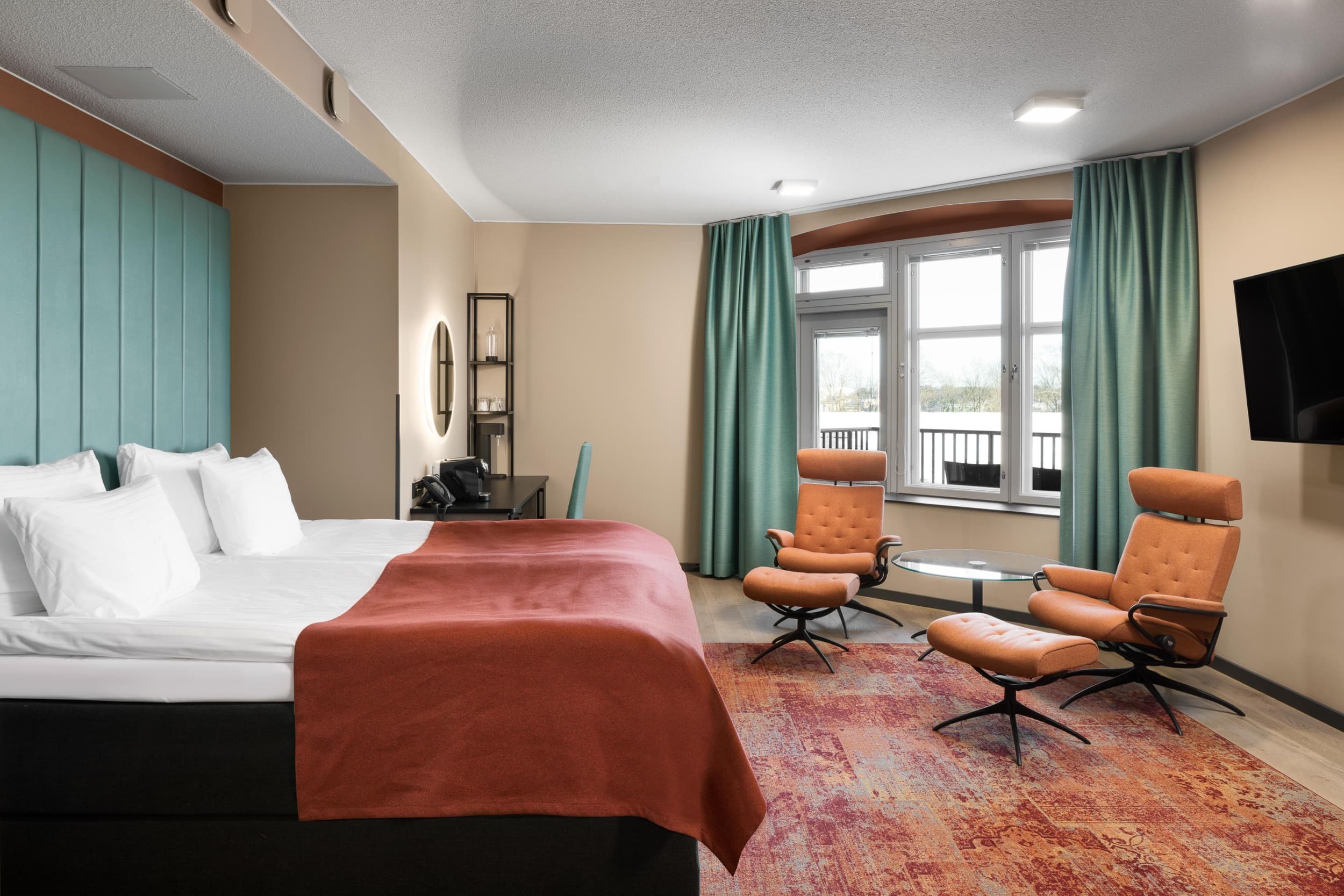 Hotelliyö Junior-sviitissä ja Kakola Spa kahdelle | Turku | Elamyslahjat