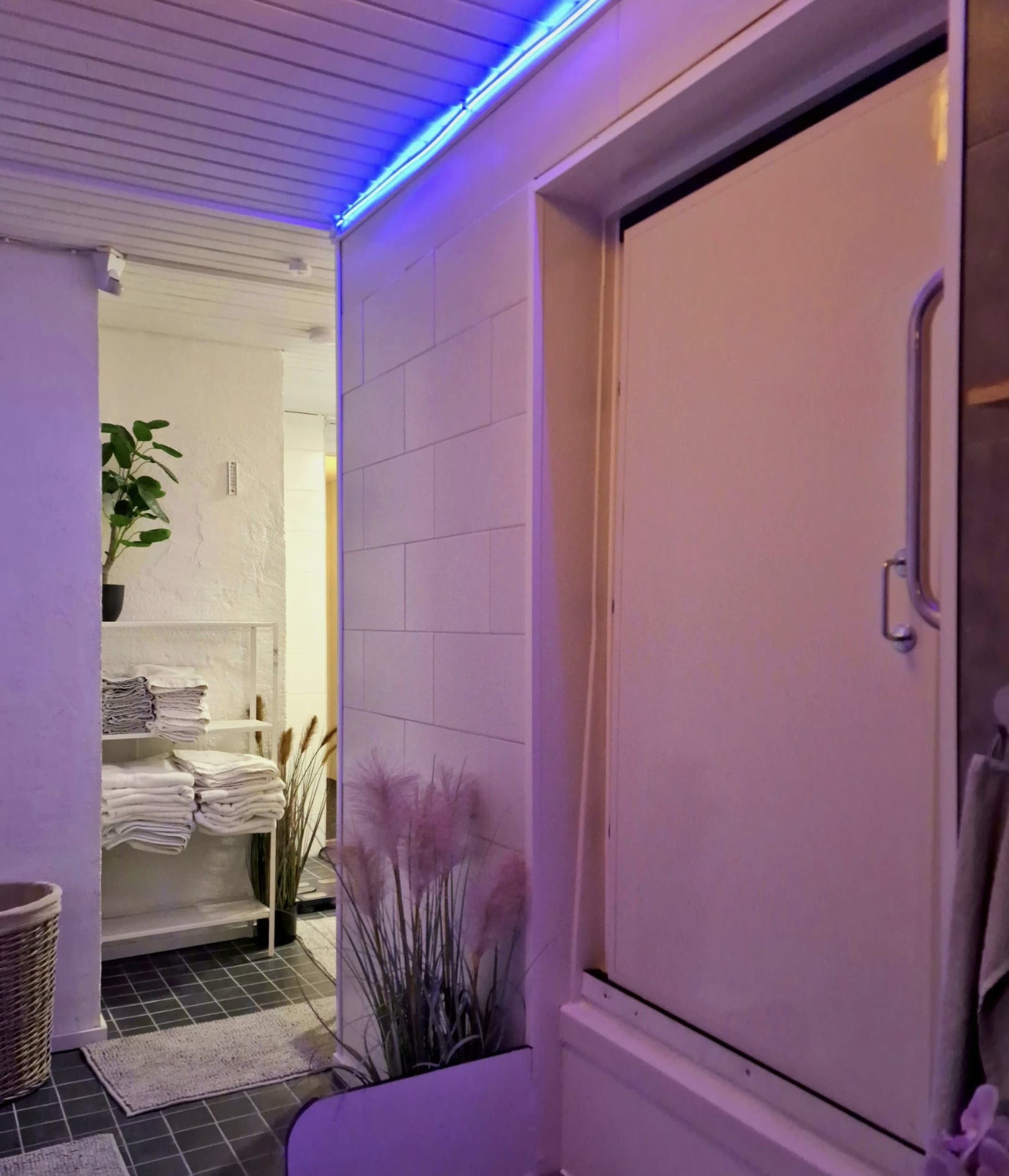 Rentoutuskellunta ja hierontatuoli 90 + 90 min yhdelle | Porvoo | Elamyslahjat