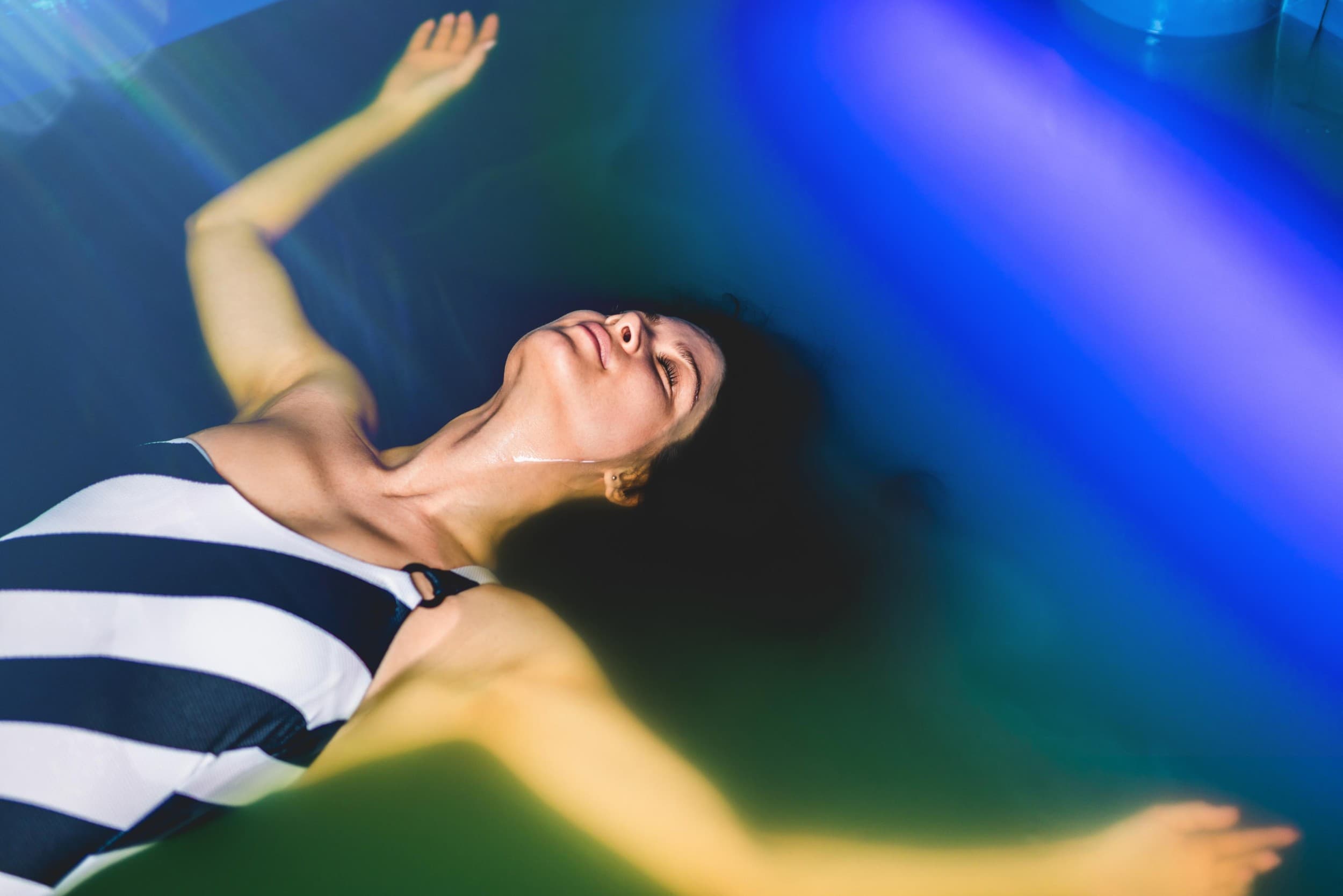 Rentoutuskellunta ja hierontatuoli 90 + 90 min yhdelle | Porvoo | Elamyslahjat