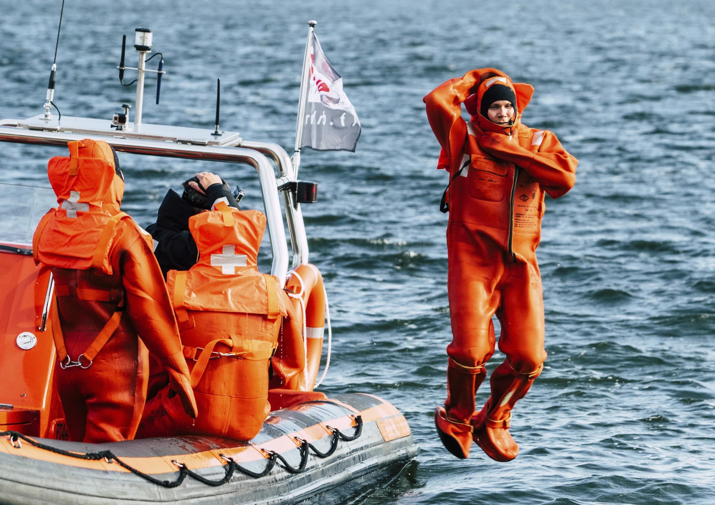 Helikopteri- ja RIB-vene-elämys neljälle | Helsinki | Elamyslahjat