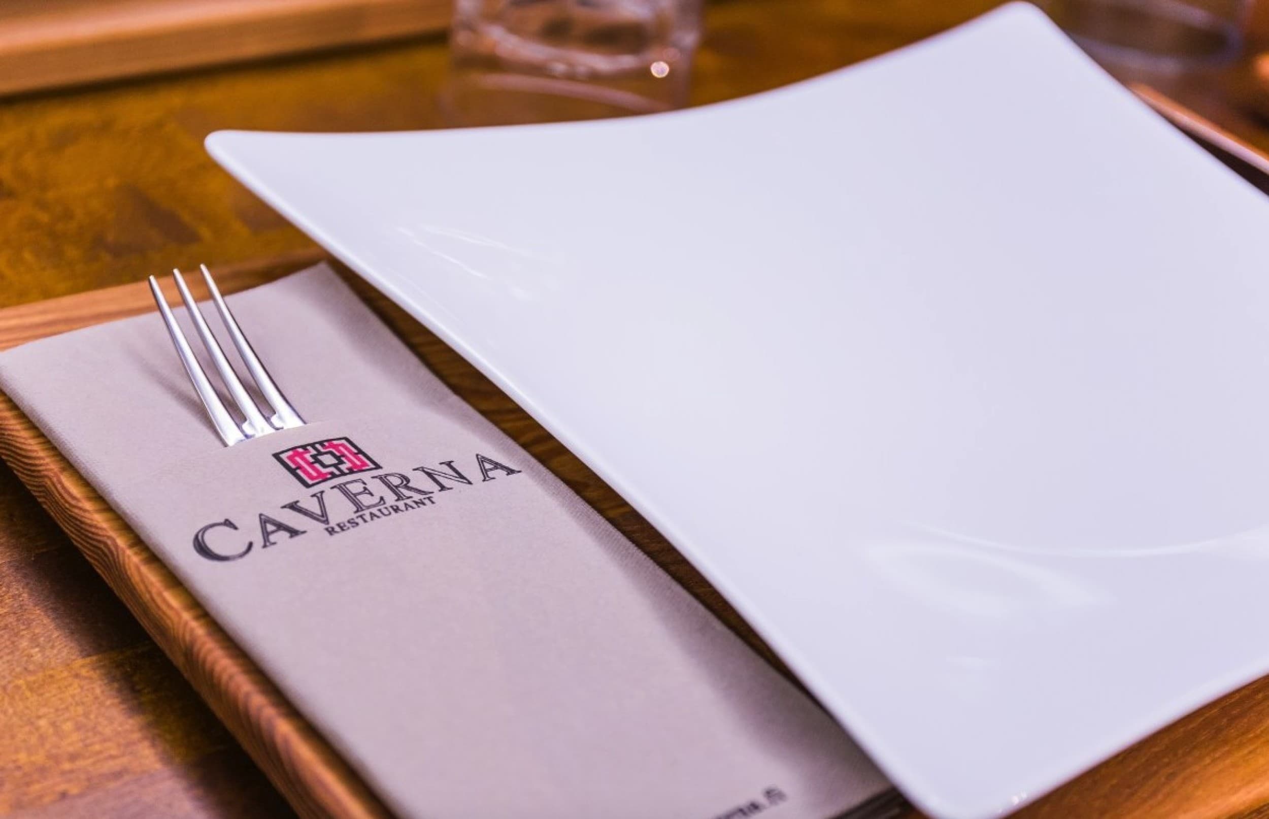 Buffet yhdelle - Ravintola Caverna | Helsinki