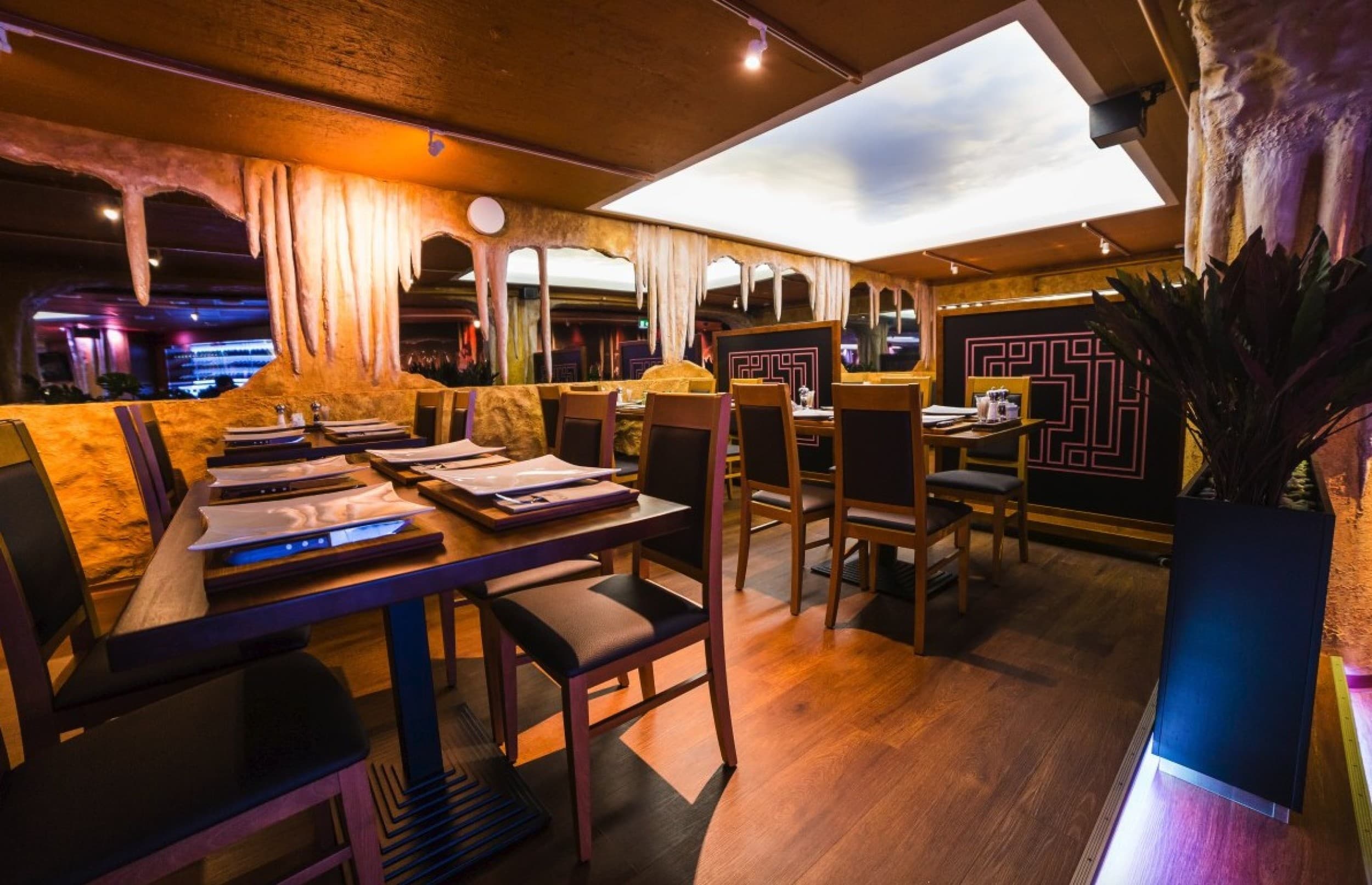 Buffet yhdelle - Ravintola Caverna | Helsinki