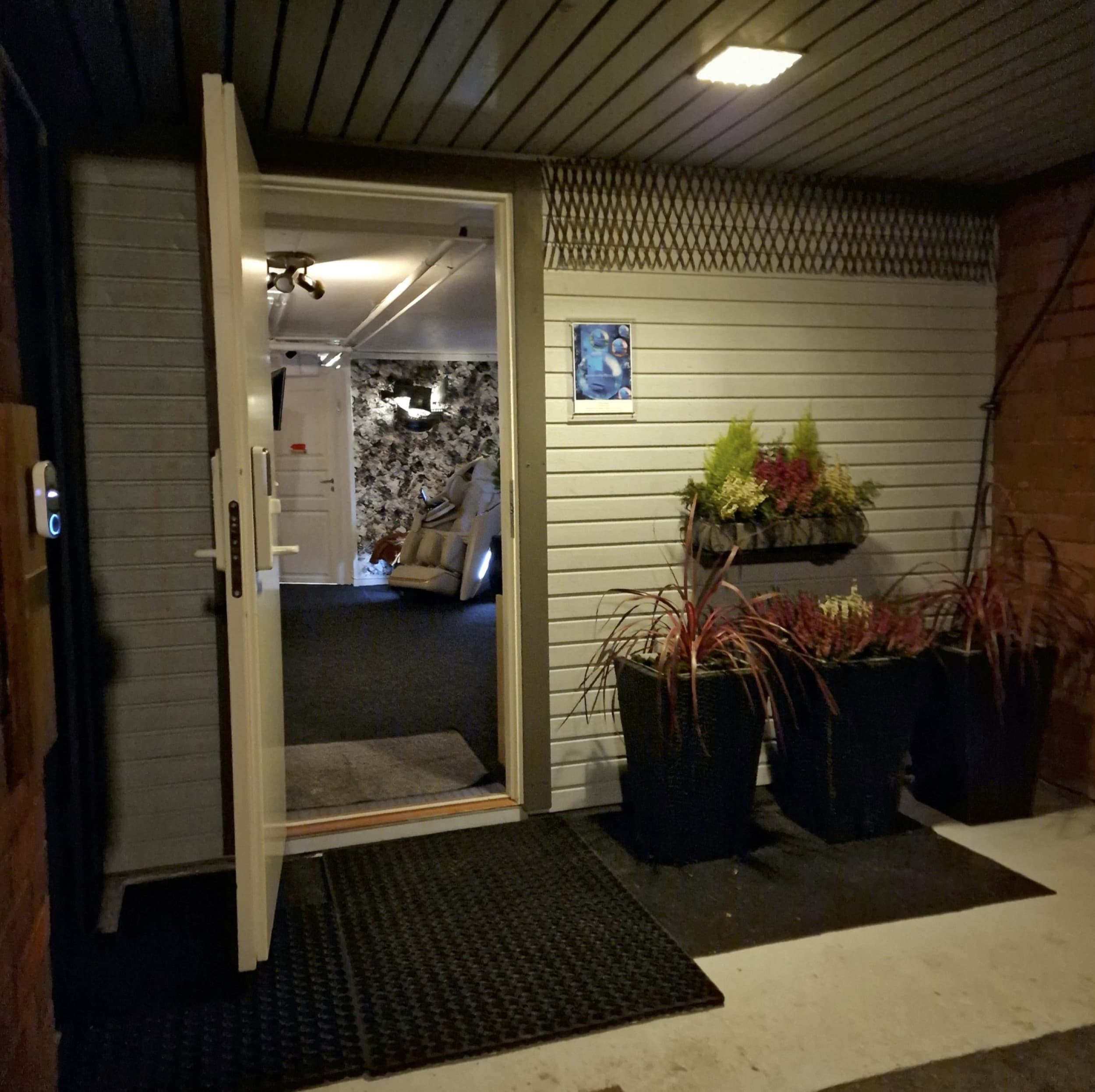 Rentoutuskellunta ja hierontatuoli 90 + 90 min kahdelle | Porvoo