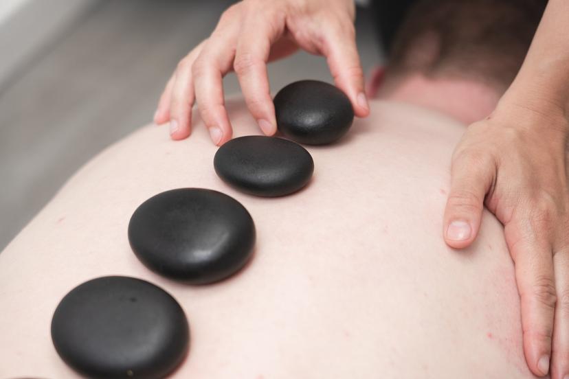 Ylellinen kuumakivihieronta 55 min | Tampere