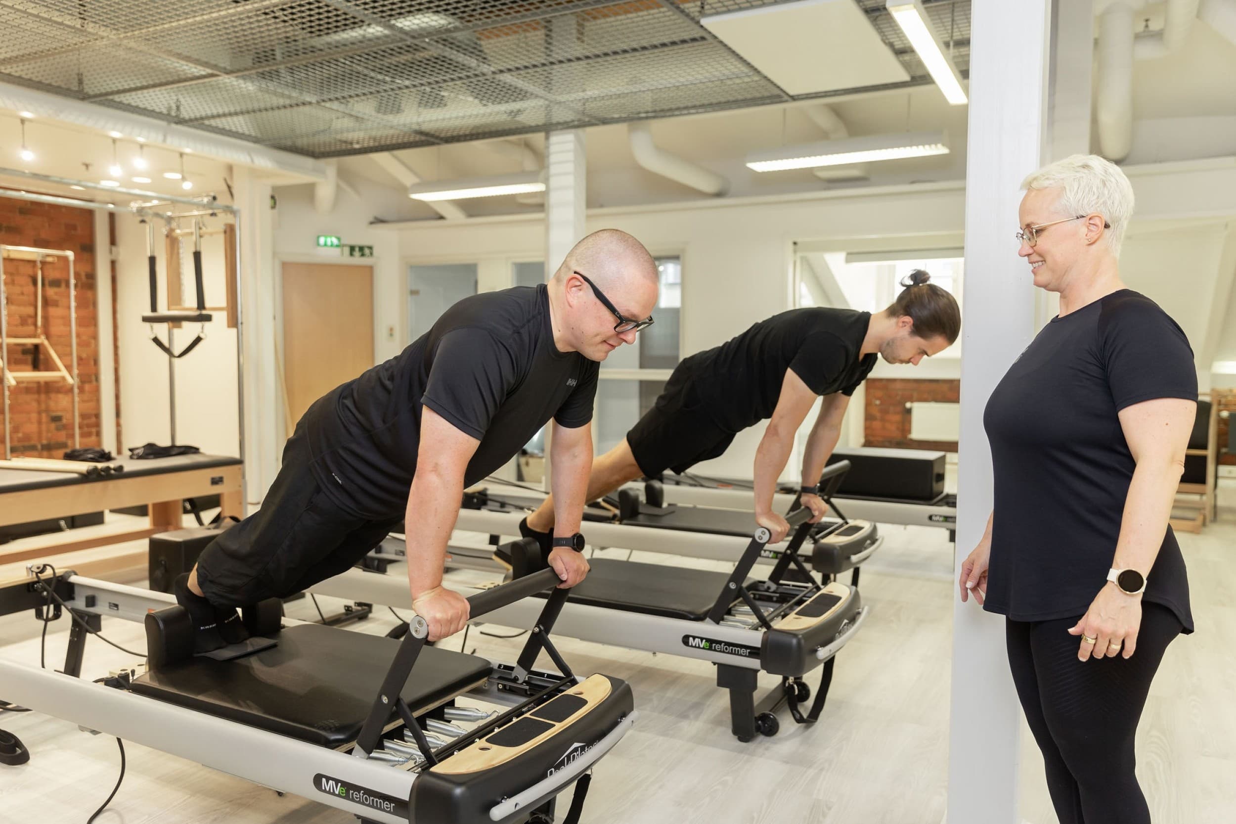 Laitepilateksen yksityistunti viidelle | Tampere | Elamyslahjat