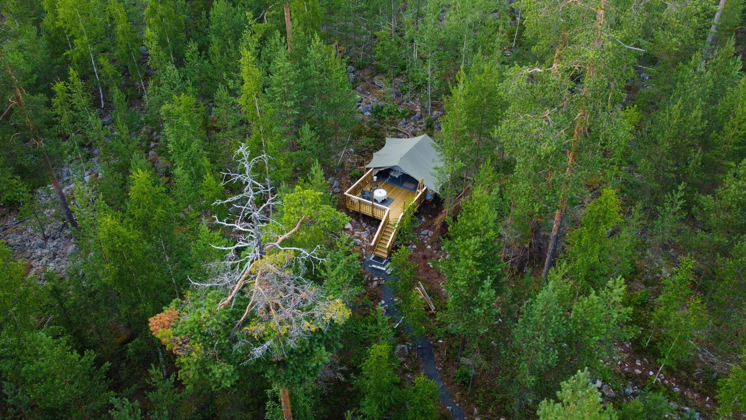 Elämyksellinen luksusmajoituspaketti teltassa kahdelle (2 yötä) | Muurame | Elamyslahjat