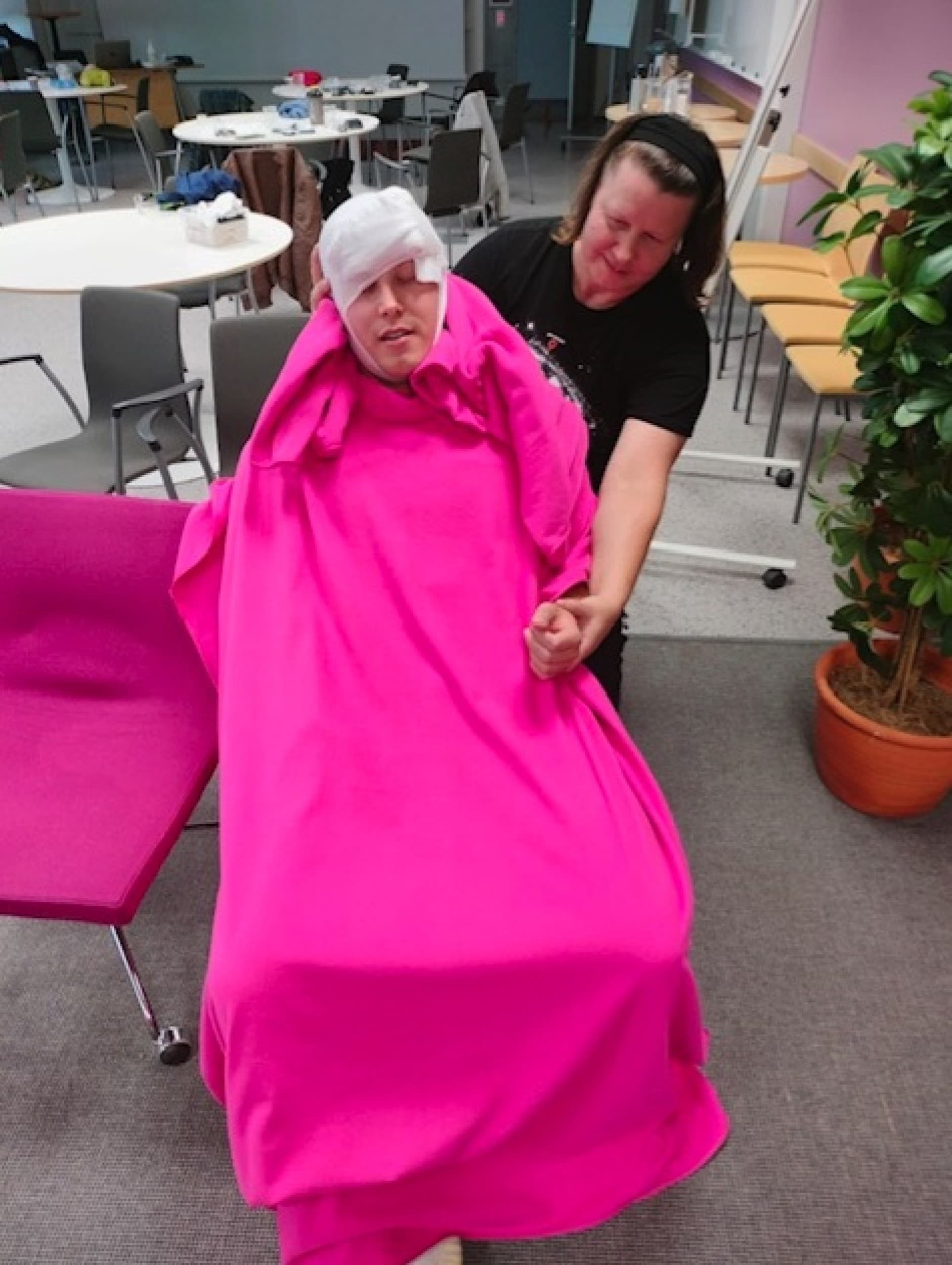 Ensiapukurssi EFR Secondary Care Ensiapu 2 (24 hlö) | Ympäri Suomen | Elamyslahjat
