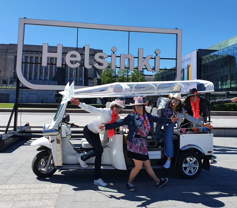 Hauska TukTuk kaupunkiajelu 1-4:lle (90 min) | Helsinki