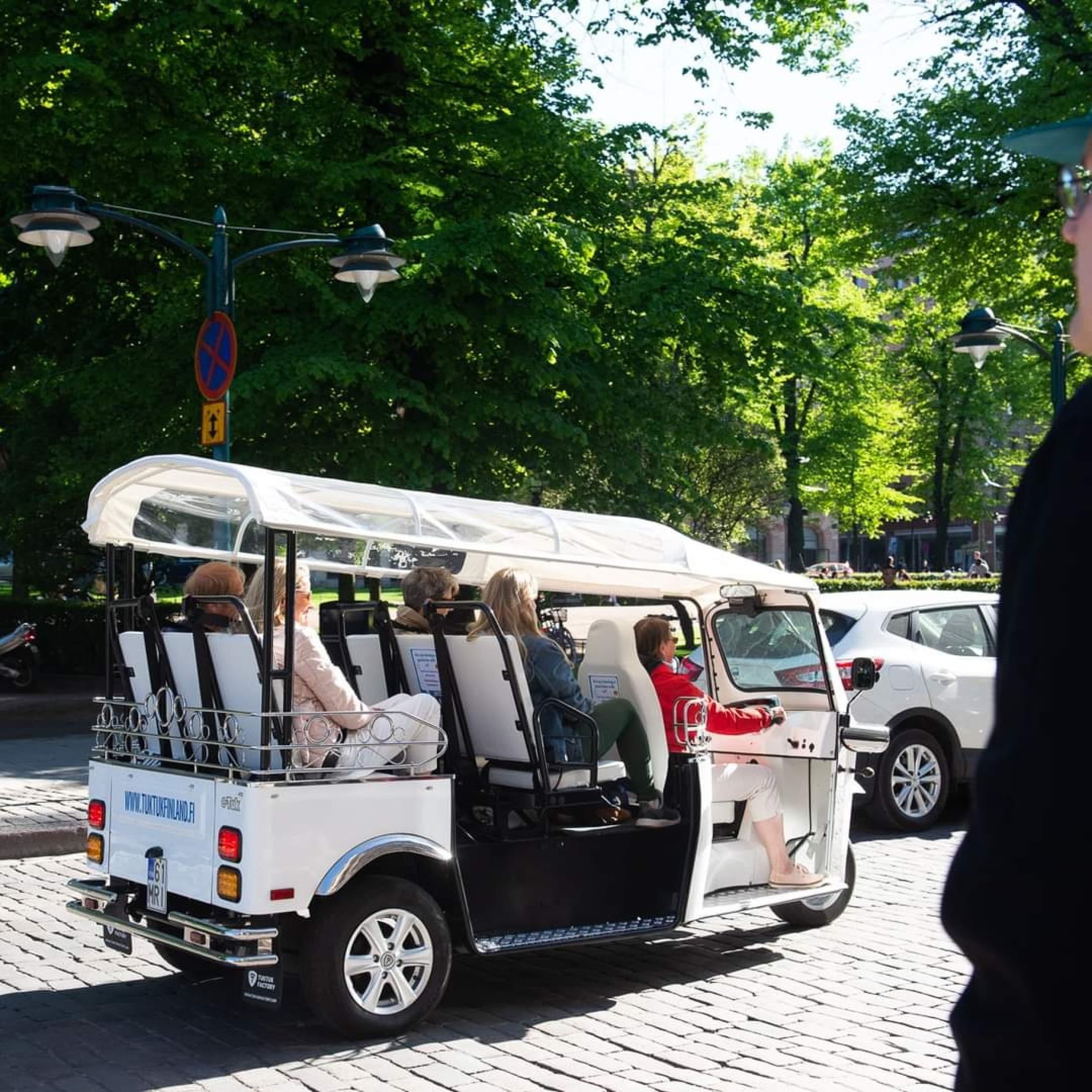 Hauska TukTuk kaupunkiajelu 1-4:lle (90 min) | Helsinki