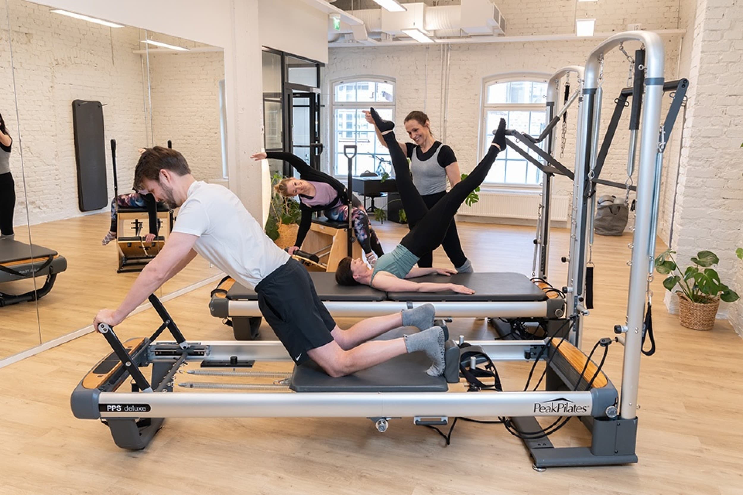 Laitepilateksen tutustumiskurssi kolmelle 75 min | Helsinki