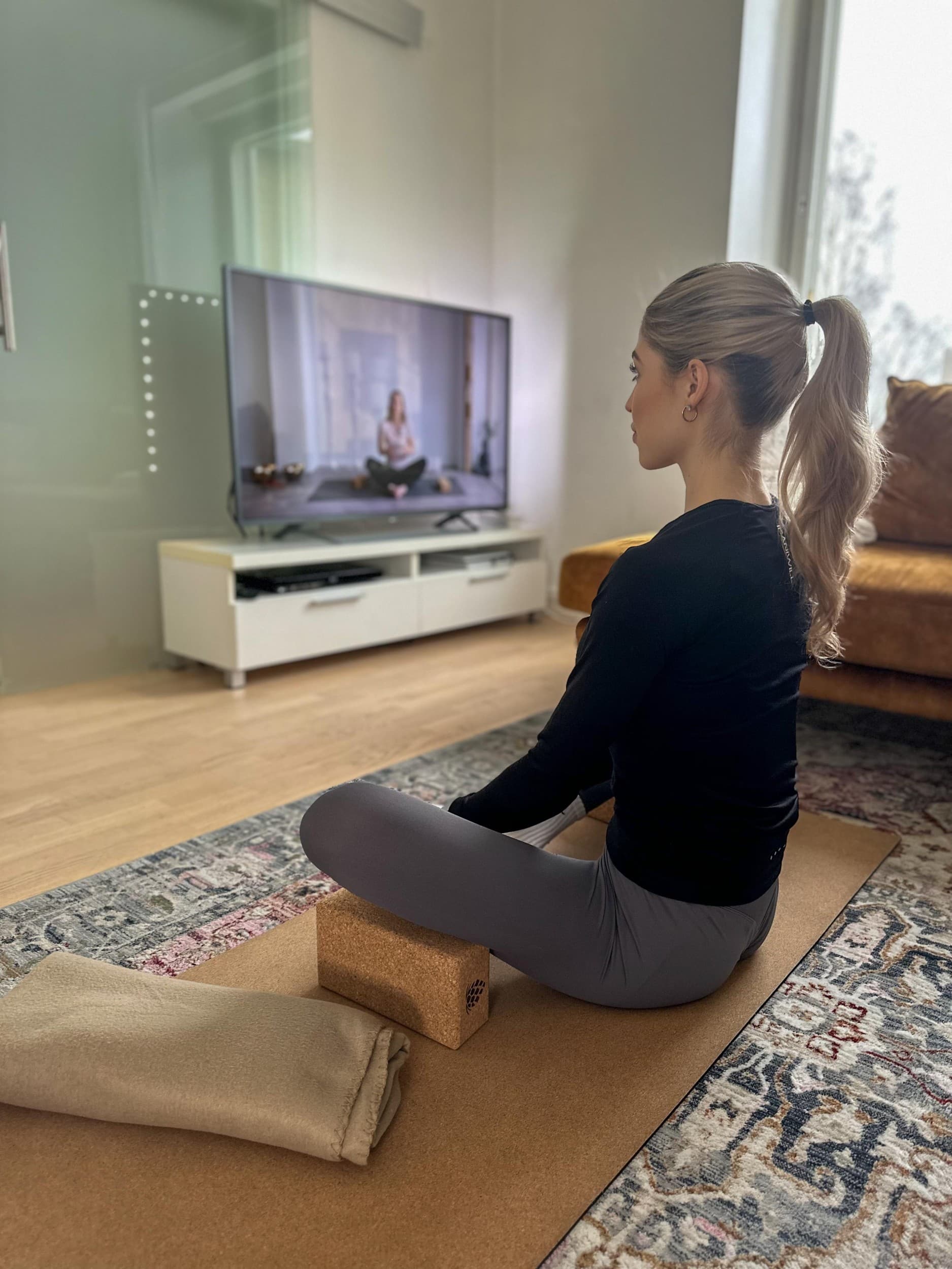 6 kk Joogaa & Meditoi kotona - suomalainen Lumia Mind -sovellus | Online | Elamyslahjat