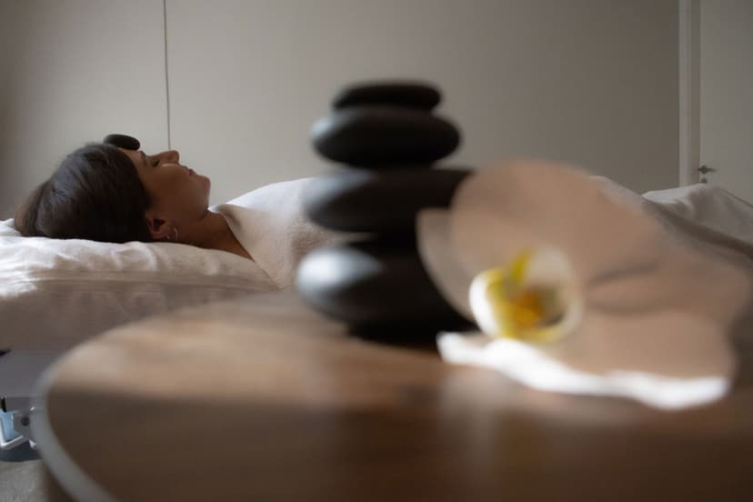 Rentoutuskellunta + kuumakivihieronta | Oulu