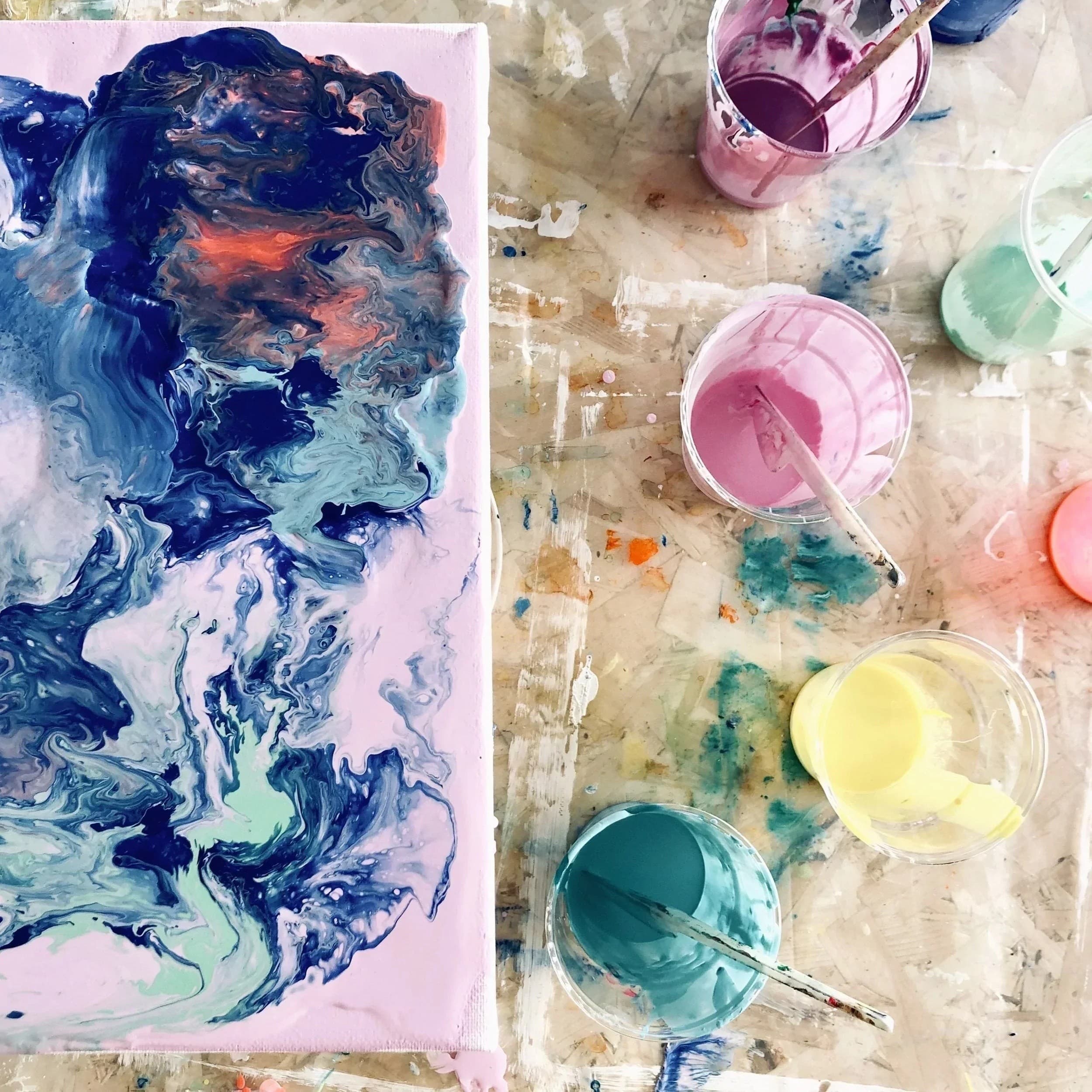 Paints and Wine -workshop kahdelle | Helsinki