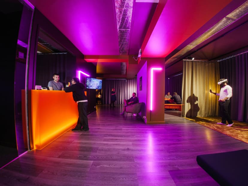 Yksityinen pelitila kahdeksalle 2h | Helsinki