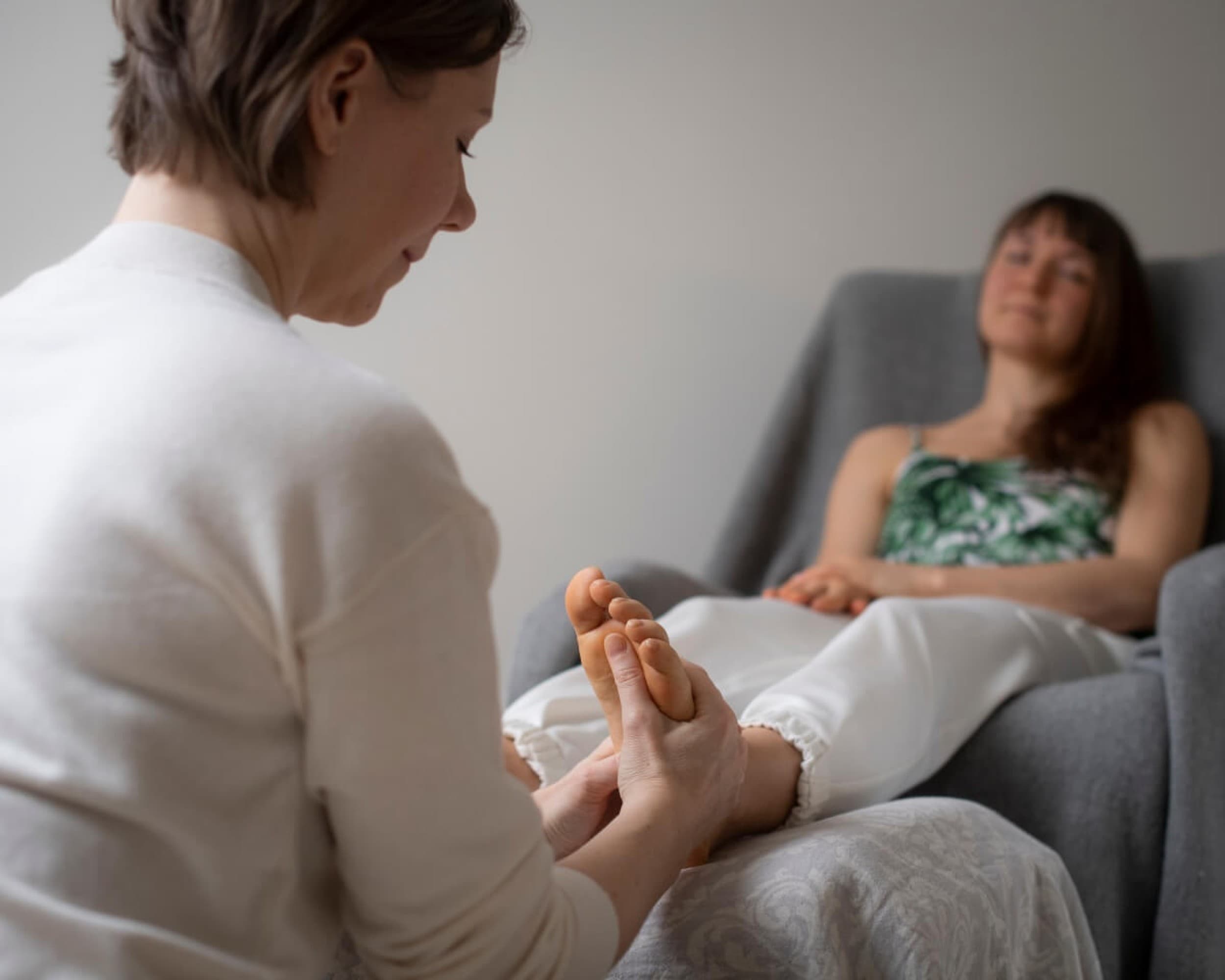 Hoitopaketti MAA tai VESI – harmoninen hoito (90min) | Vantaa | Elamyslahjat