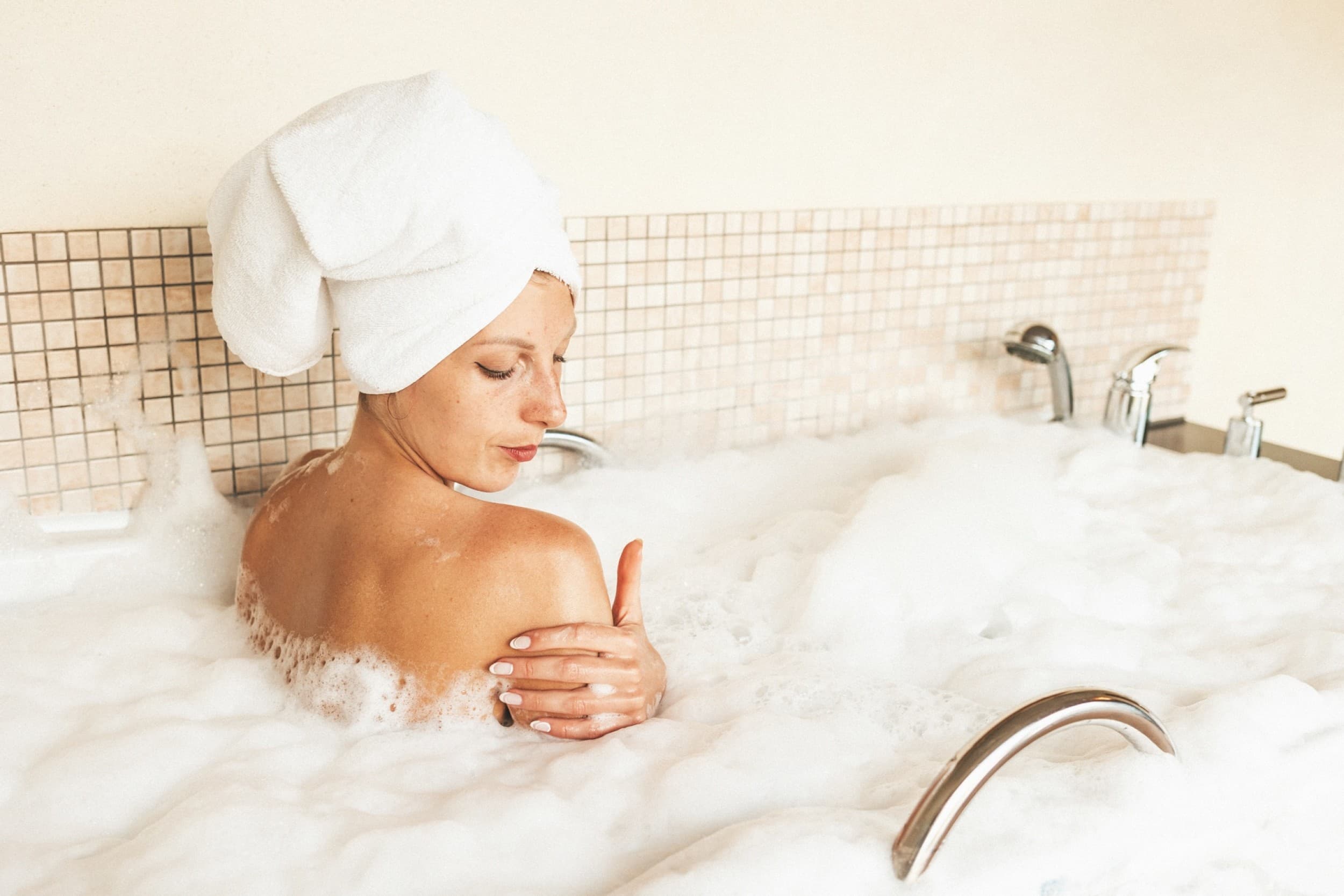 Kevät- ja syyskauden kylpyläpaketti Premium-huoneessa kahdelle (2 yötä) - Hotel Jurmala Spa | Latvia
