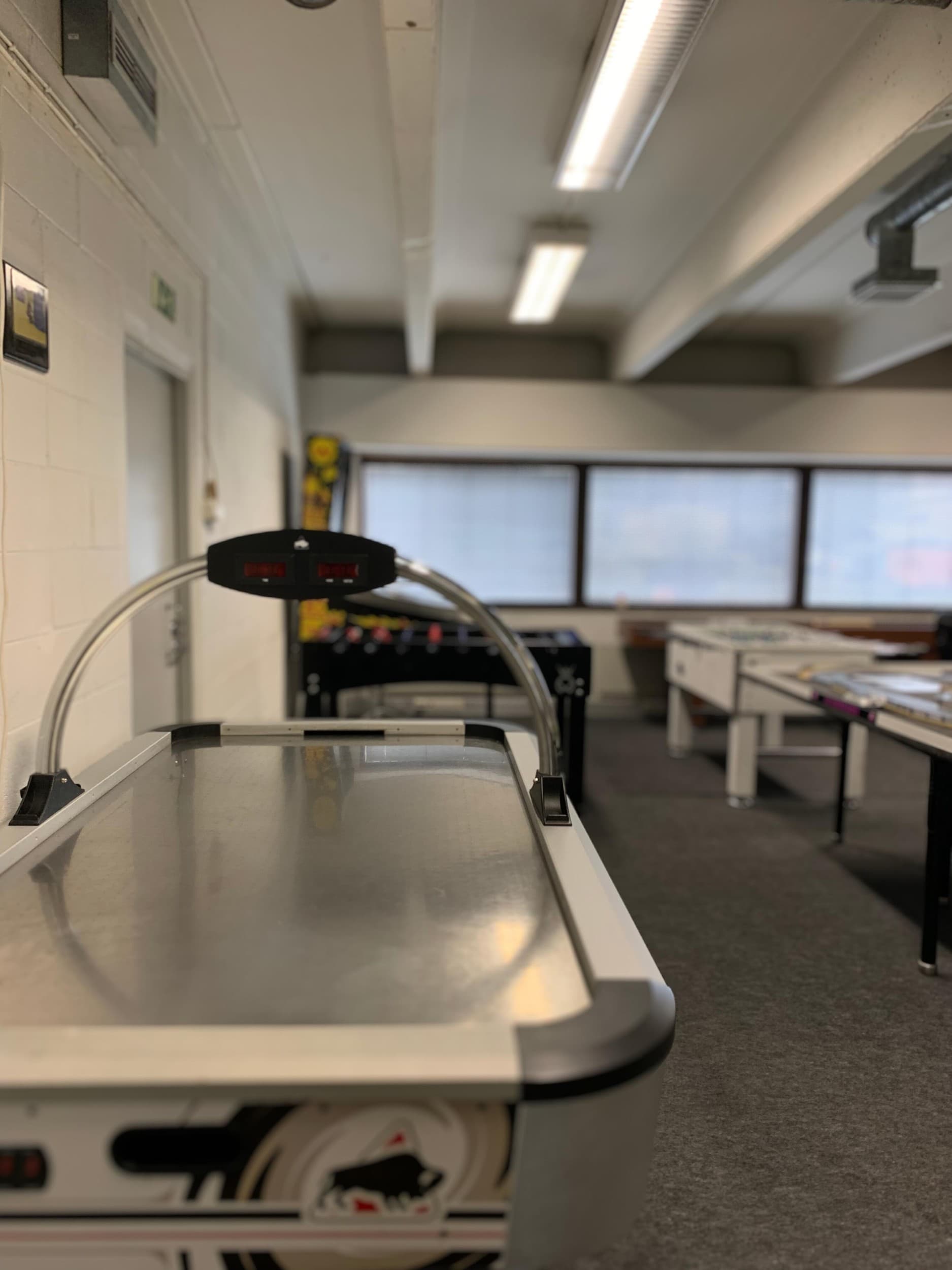 Nuorten Deluxe -synttäripelipaketti sisäkentällä | Espoo | Elamyslahjat