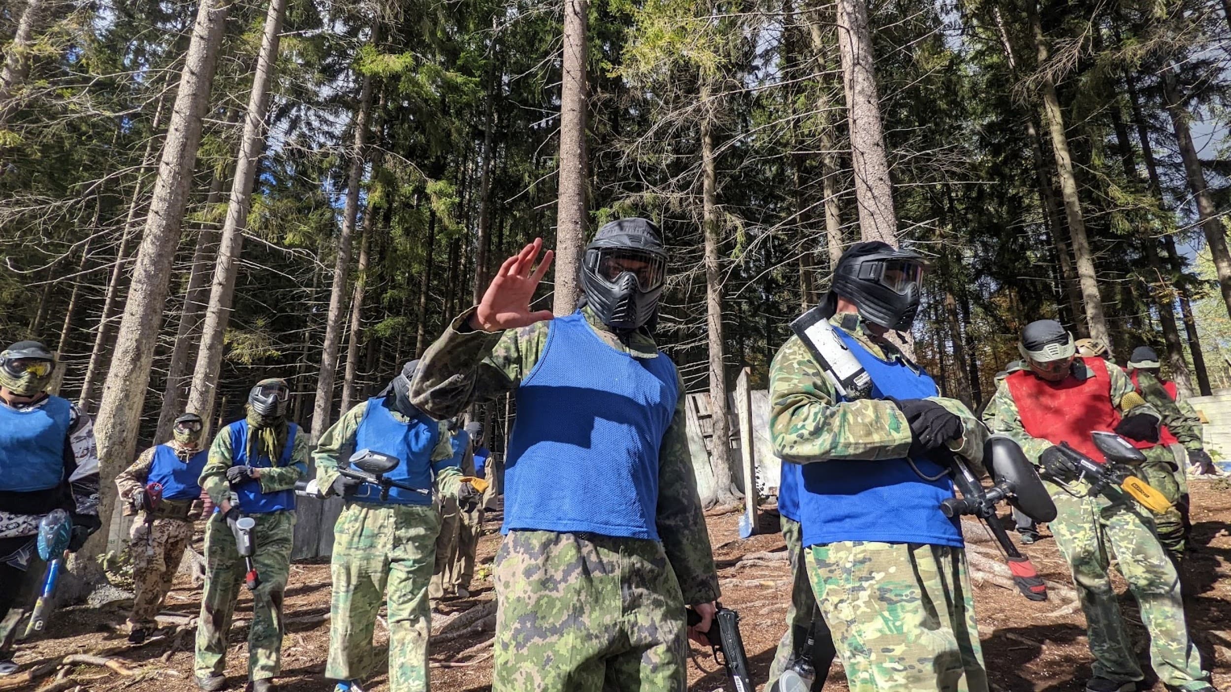 Paintball pelitapahtuma 10 pelaajalle metsäkentällä | Espoo | Elamyslahjat