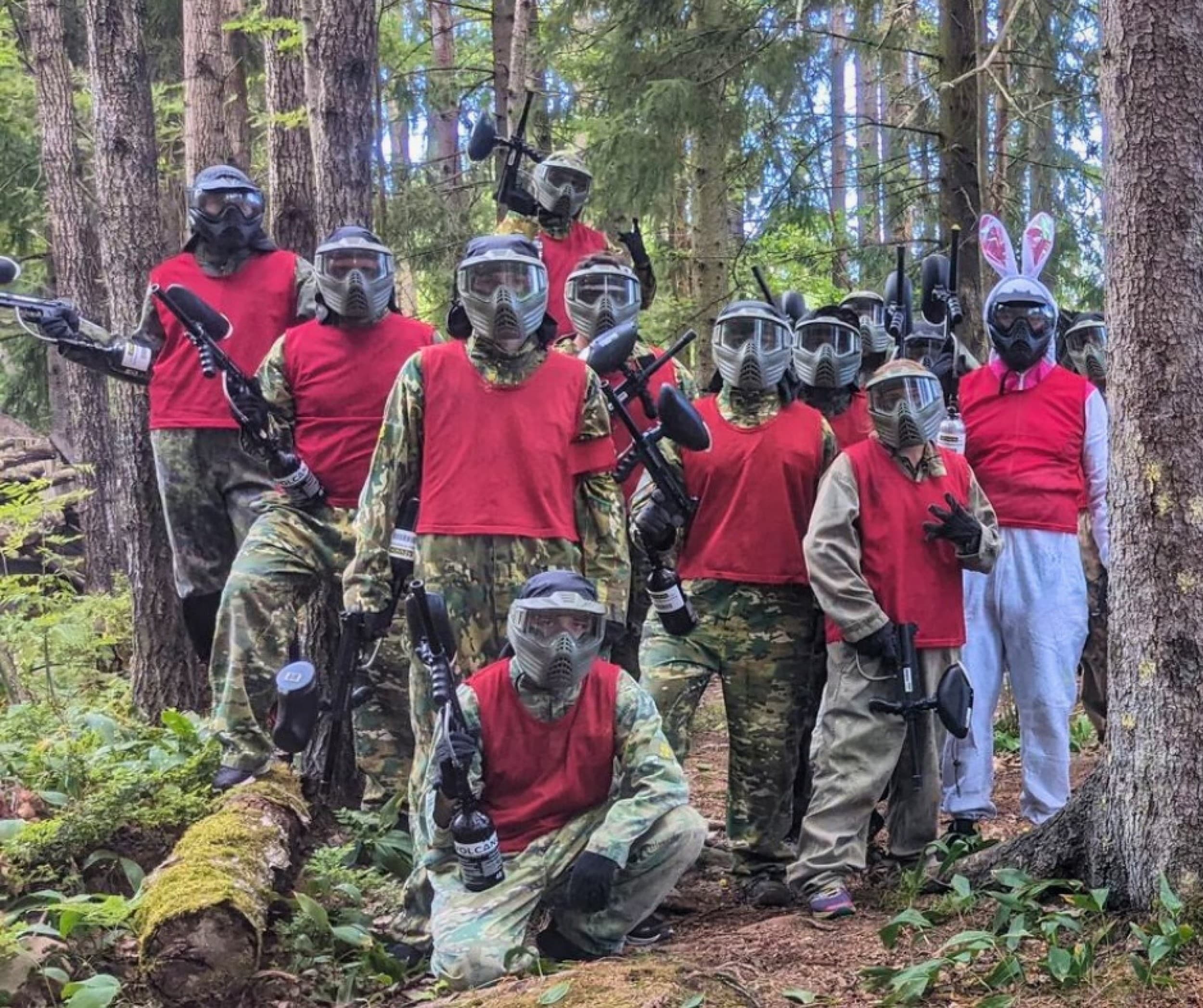 Paintball pelitapahtuma 10 pelaajalle metsäkentällä | Espoo | Elamyslahjat