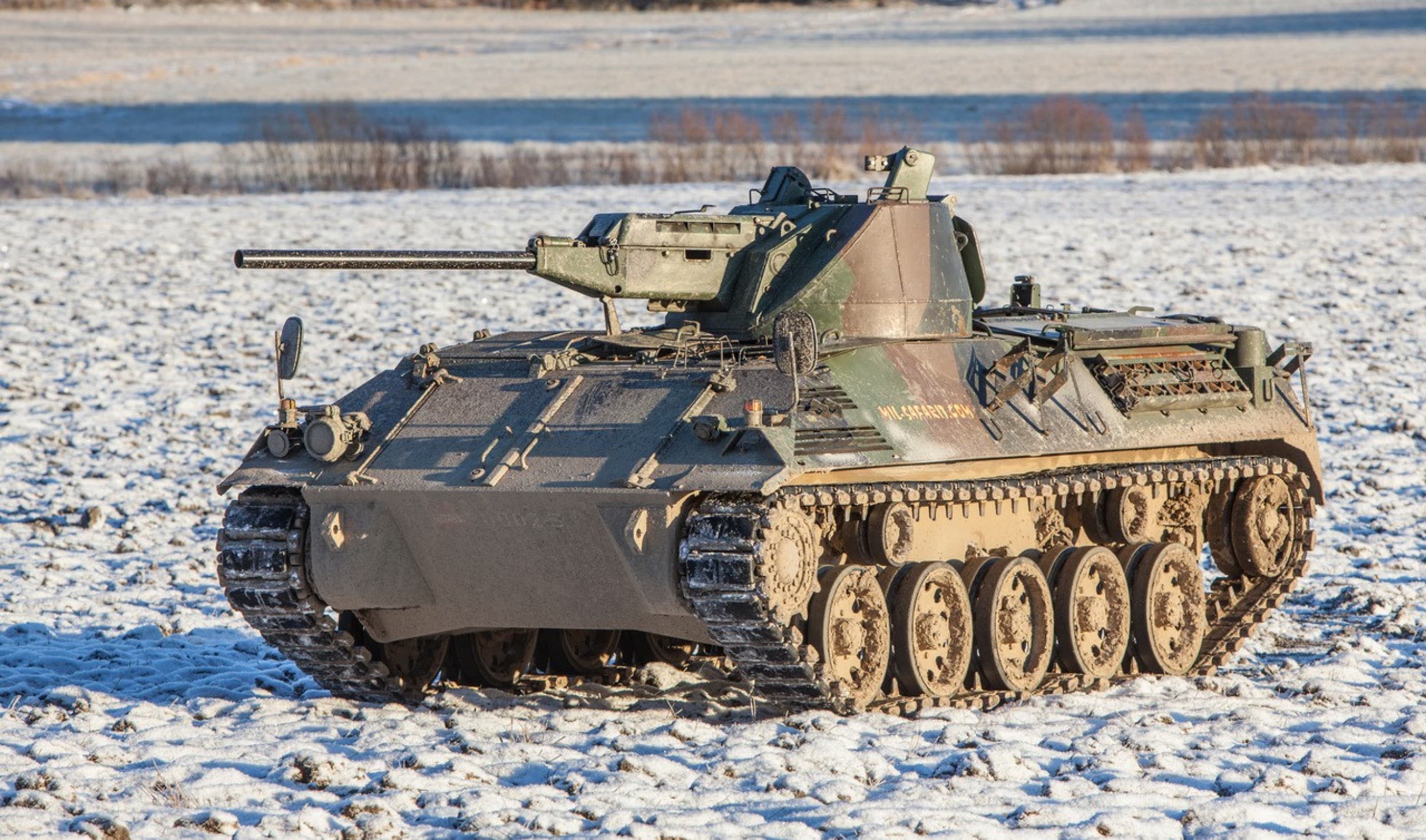 Saurer-panssarisafari | Pornainen | Elamyslahjat